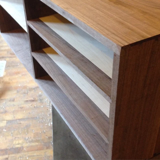 All the shelves are now dry fit in the workbench insert for luthier Kelvin Scott. Hooray! Now I need to square up the carcass and start on the drawers and doors…
#walnut #mcmfurniture #woodworking #finewoodworking #joinery #joint #cabinet #handmade http://ift.tt/1QPfEJ5