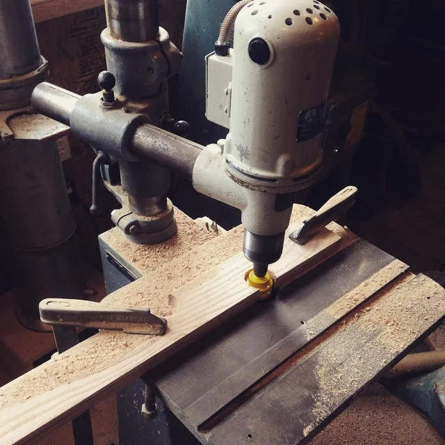 Using my little overhead router to put an edge on some boards for my new shop cart
#router #overheadrouter #shop #shopcart #woodworking #handmade #madeinmichigan http://ift.tt/1E6Bl2X