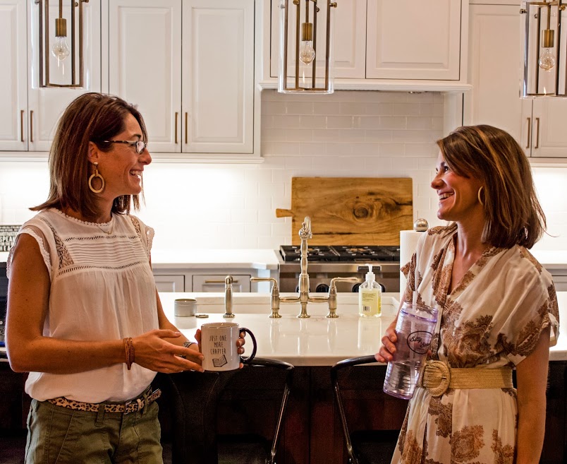 CATCHING UP IN THE KITCHEN. RABKE.jpeg