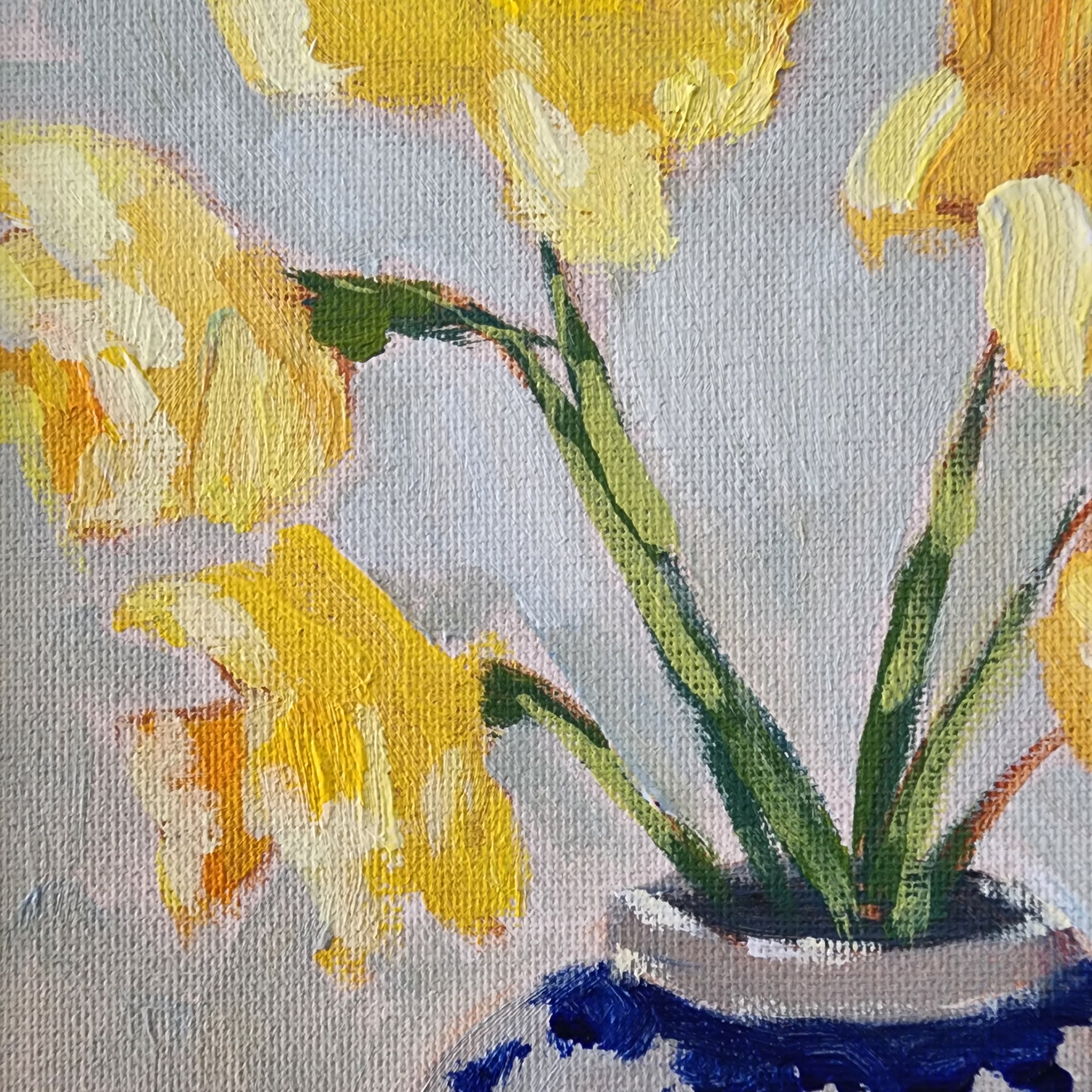 Daffodils in small vase close-up.jpg