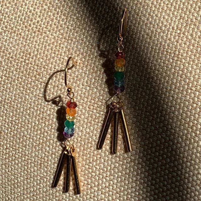 Pride month, thank you for your timing... I think we could all use a little happiness right now &amp; what is better than a rainbow 🌈 for that? Here is the earring version... and swipe right for the little necklace. Link still in profile to shop or 