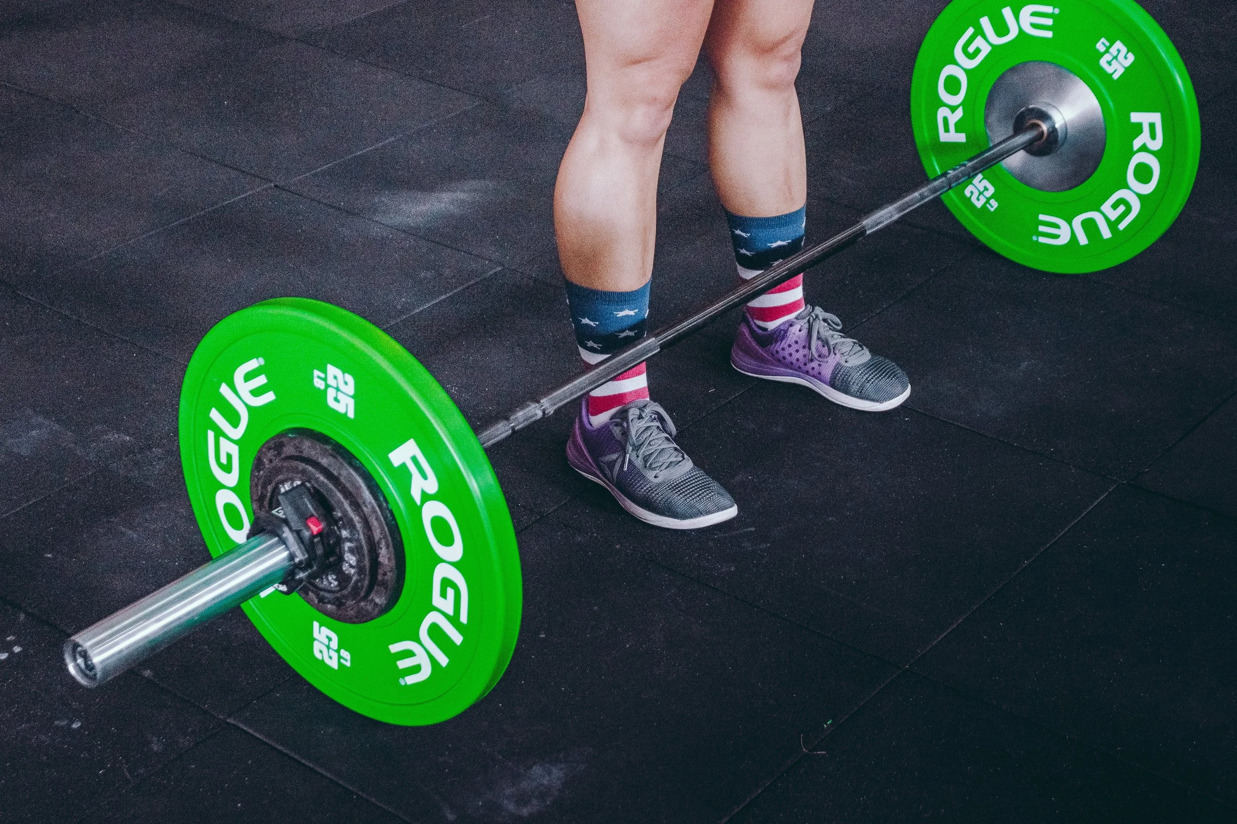 athlete-barbell-body-building-1092873.jpg