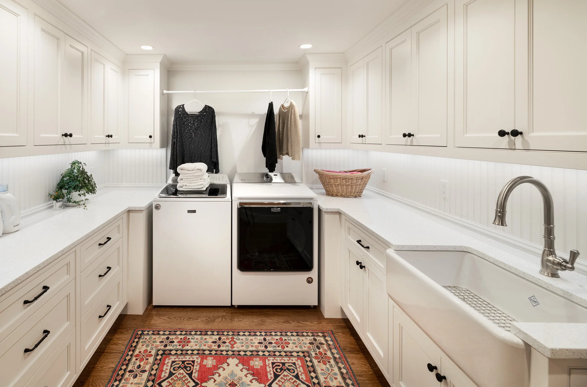 CUSTOM ROOMS