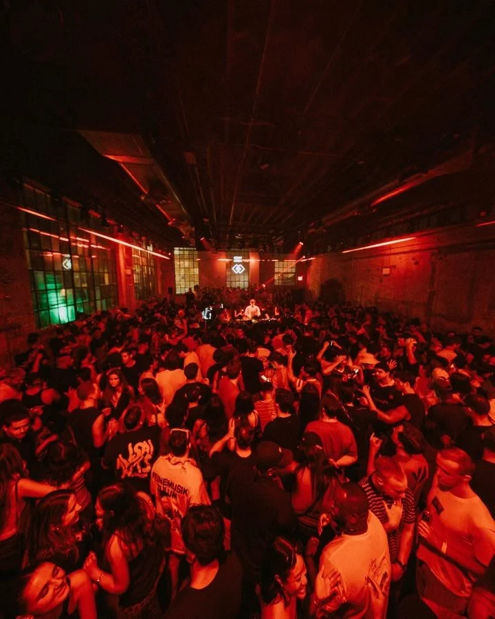 New York always feels special - playing in the city that never sleeps! 🗽

Much love to everyone for coming dance with me and rock the night, i can&lsquo;t wait to be back! 🖤

@entergrayarea 
@99scott_ 

#martenlou #newyork