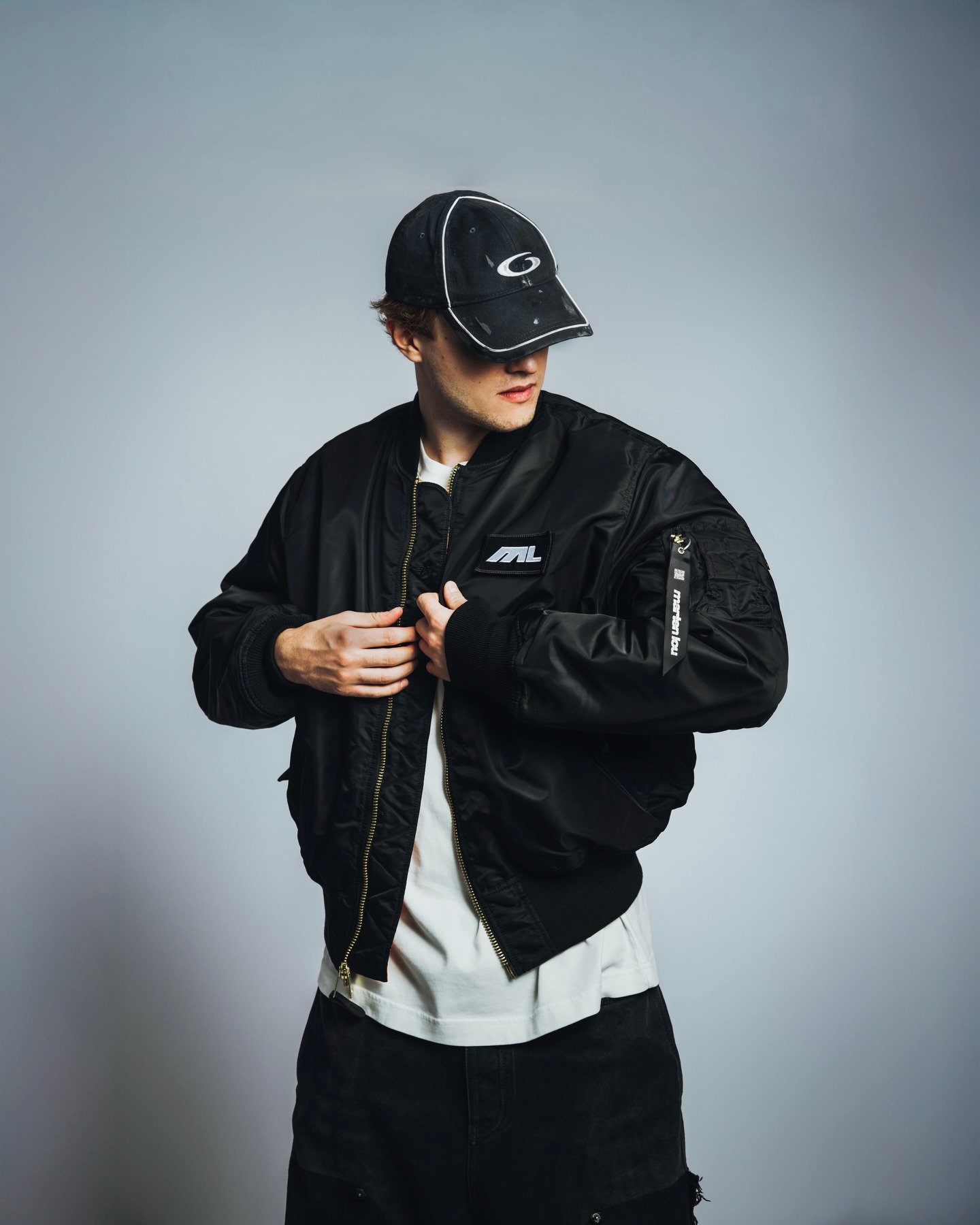 GIVEAWAY

I teamed up with Alpha Industries to create my very own limited bomber jacket!
To thank you for all the support over the past year, I&rsquo;m giving away &mdash; 3x exclusive bundles.

What You Can Win: 
	&bull;	ML &times; MA-1 HERITAGE BOM