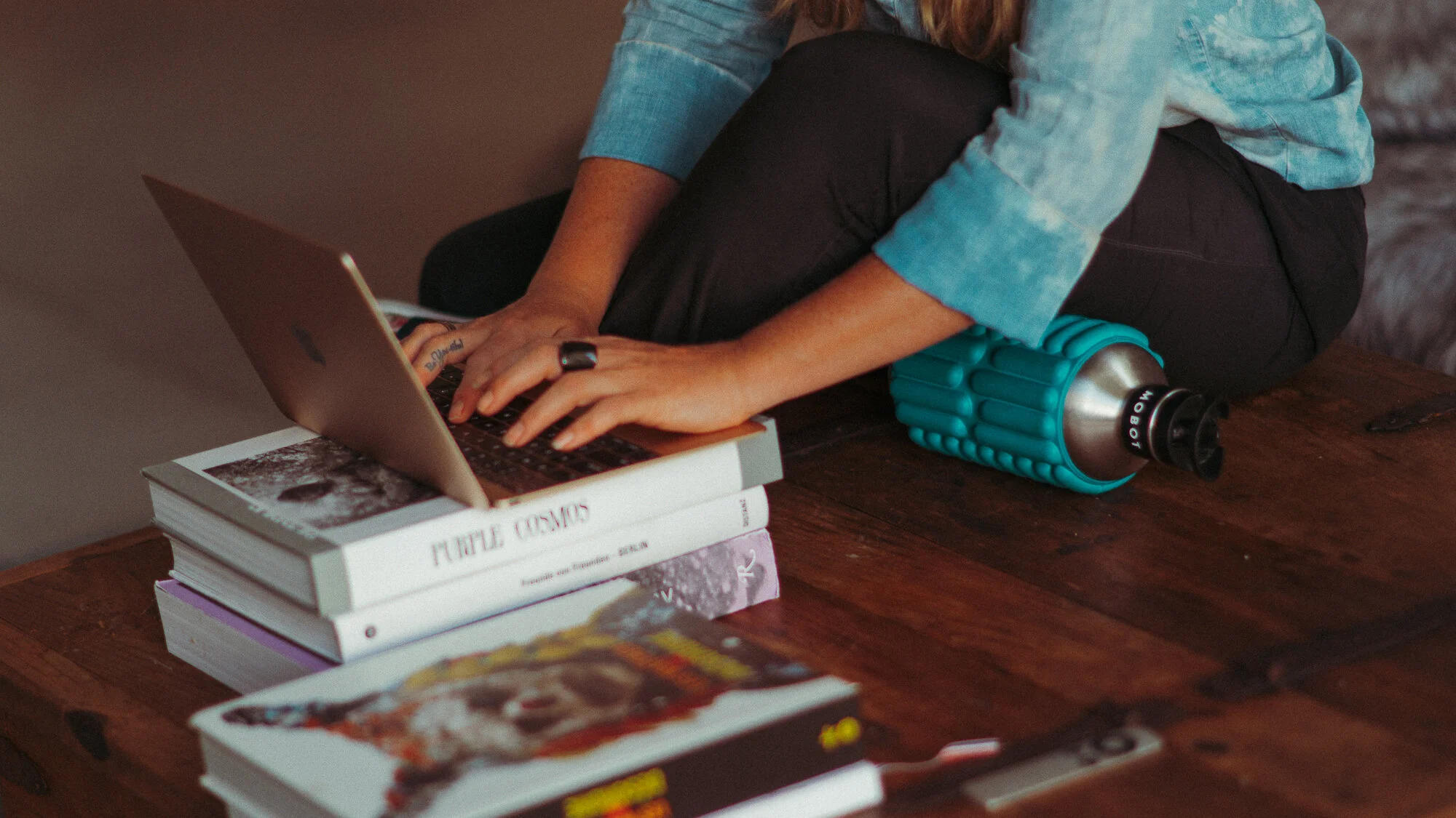 BB-Aqua-Lifestyle-Lani-Typing-Bepsoke.jpg