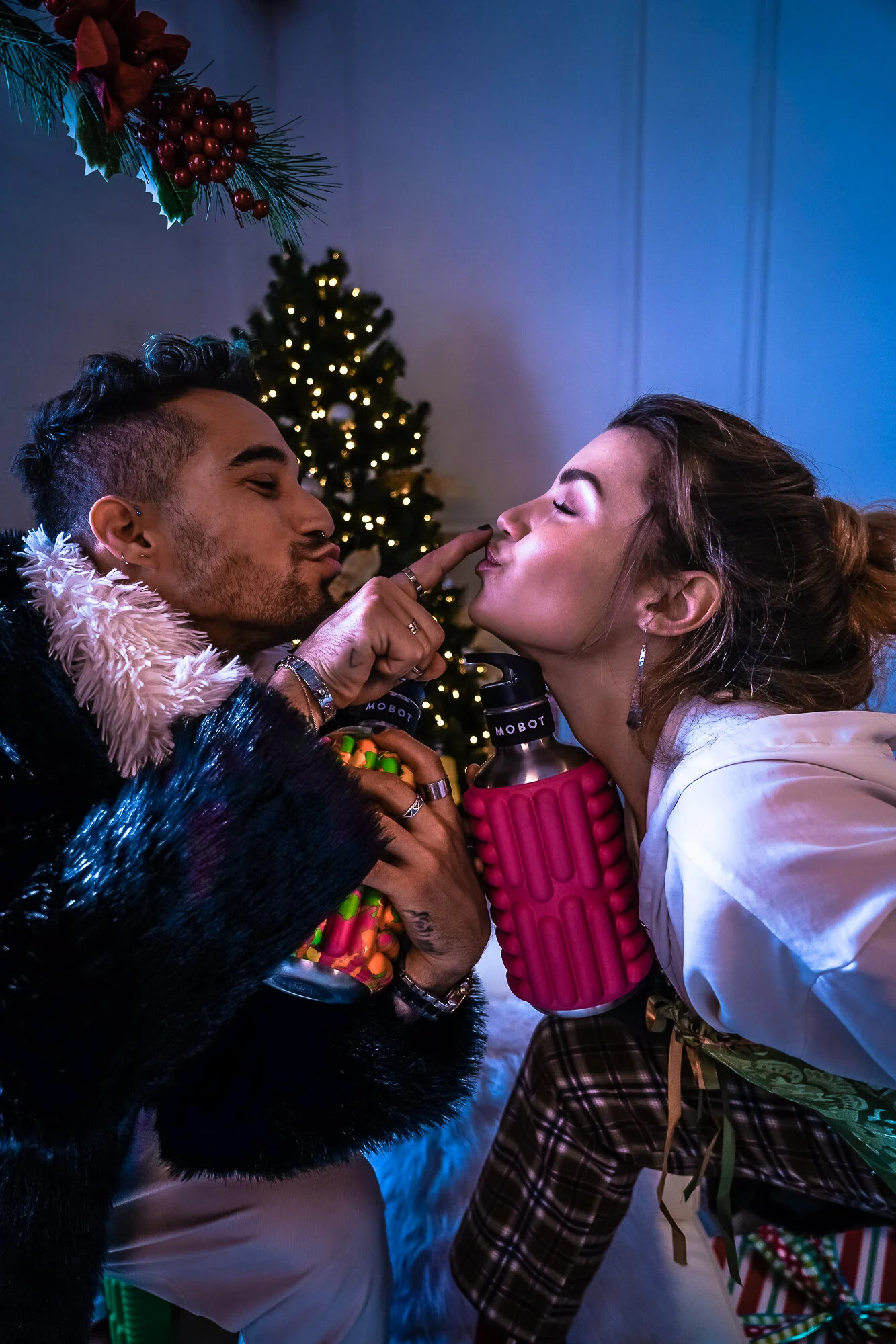 GUS & ELLIE  BBJ BBP KISS MISSLETOE.jpg