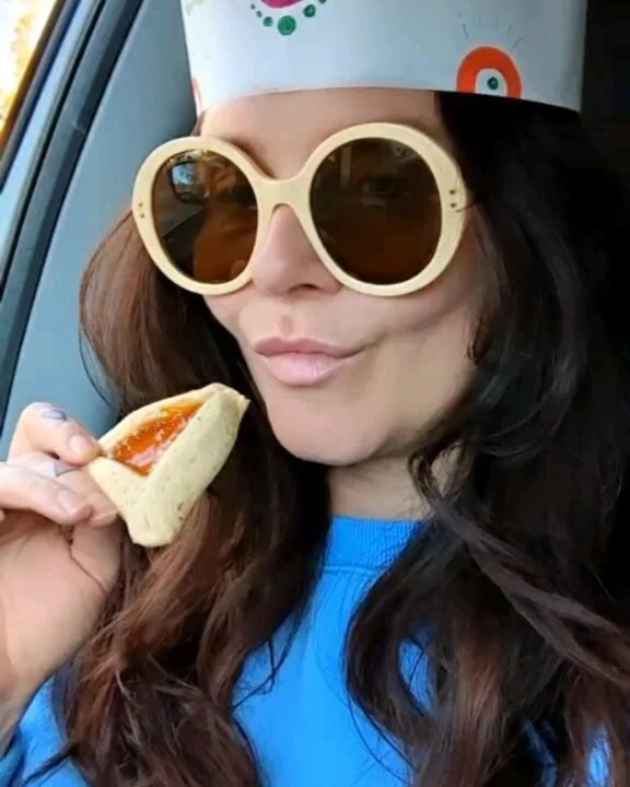 Happy Purim sluts! 
Queen Mommy Esther misses you 
💋👑🍊🌸
I just can't be regular {even at the Purim synagogue party in sweats}. 
I somehow ooze slutty mom everywhere I go, it's a blessing + a gift!