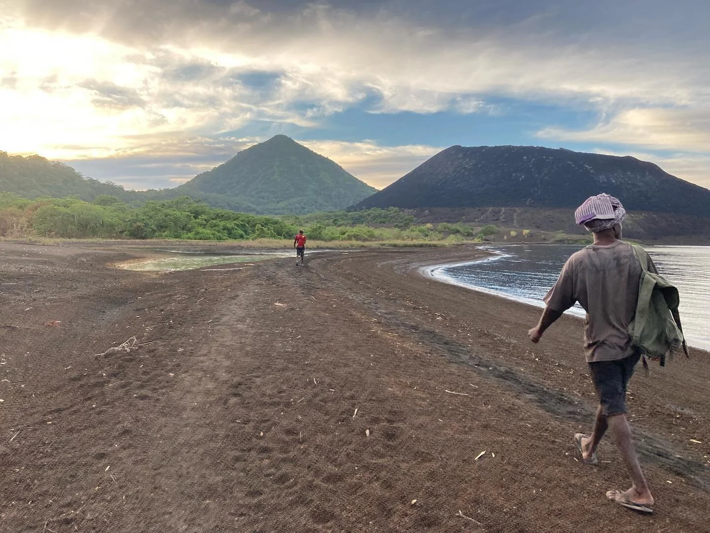 September 2021
Climbed a volcano unprepared in Crocs.
Tavurvur is an active stratovolcano near Rabaul, East New Britain Province. It is a sub-vent of the Rabaul caldera and lies on the eastern rim of the larger feature. An eruption of the volcano la