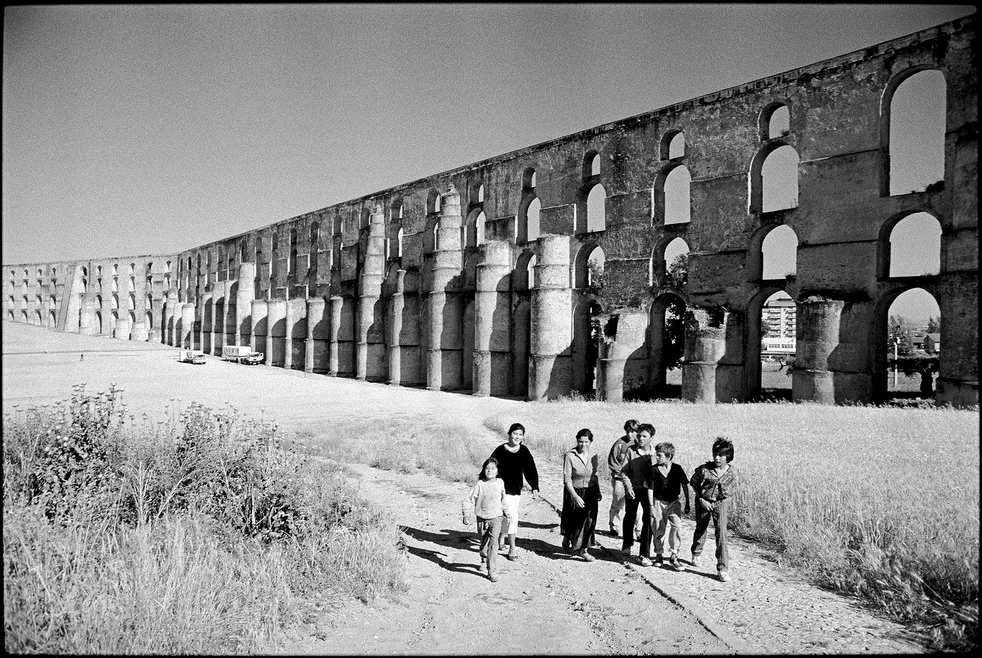 amoreira aqueduct, portugal 1988