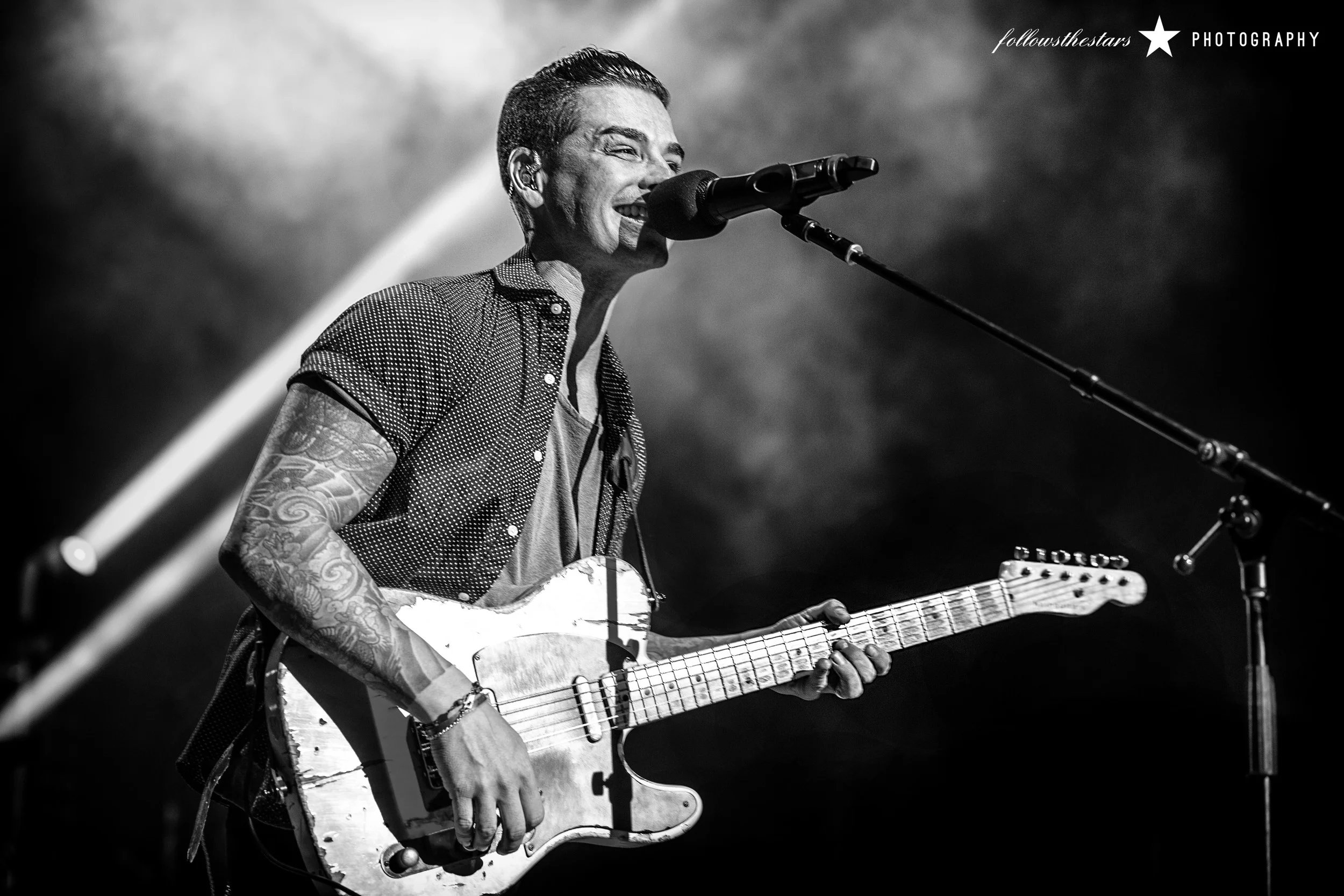 DASHBOARD CONFESSIONAL