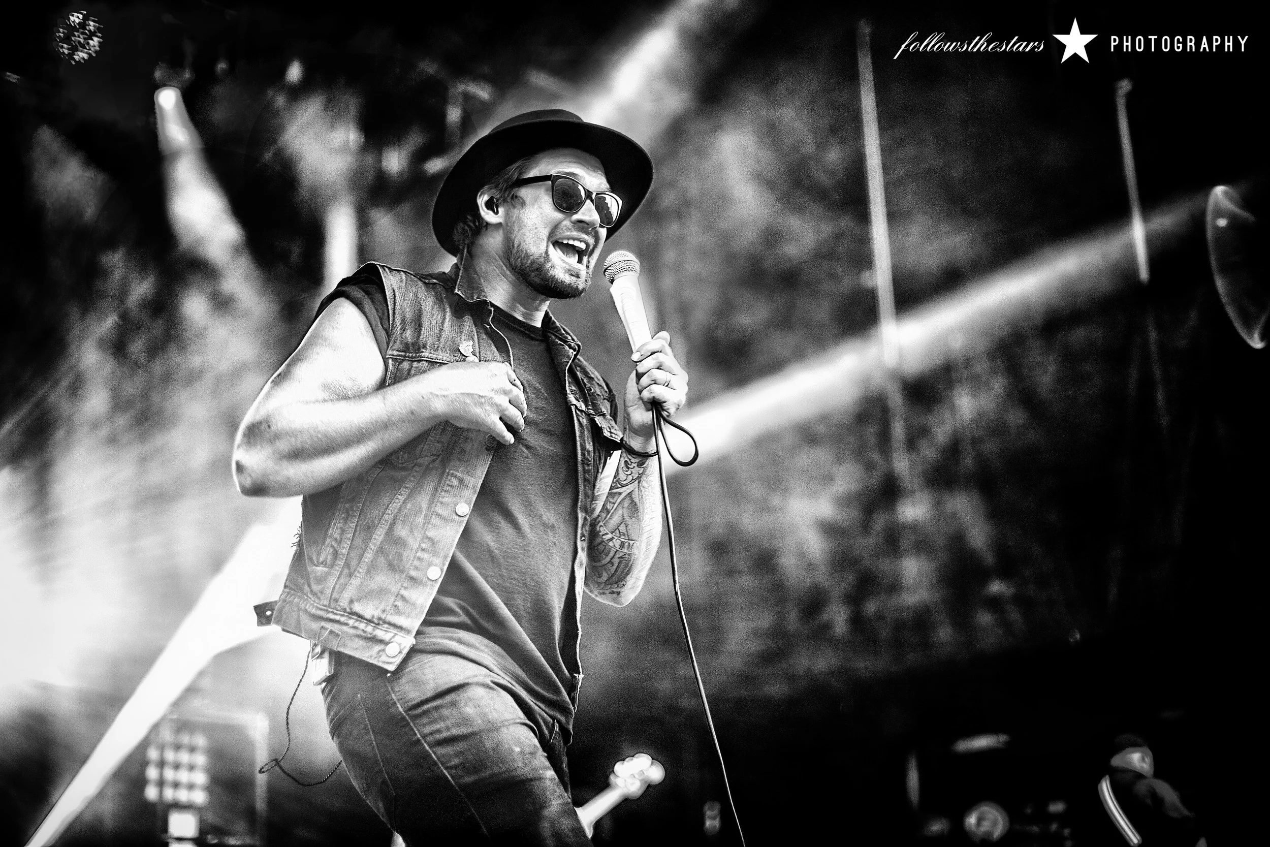 TAKING BACK SUNDAY