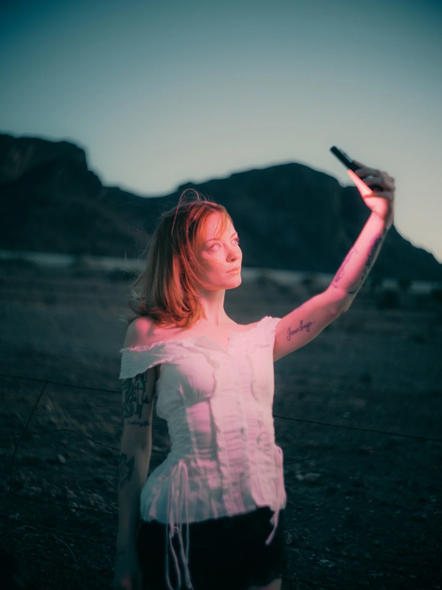 OK LAST FEW FROM THIS SHOOT I PROMISE 🔮

Creative direction: @junehucko @totallyjune 
Model: @cssidyrain 
Assisting by me :)