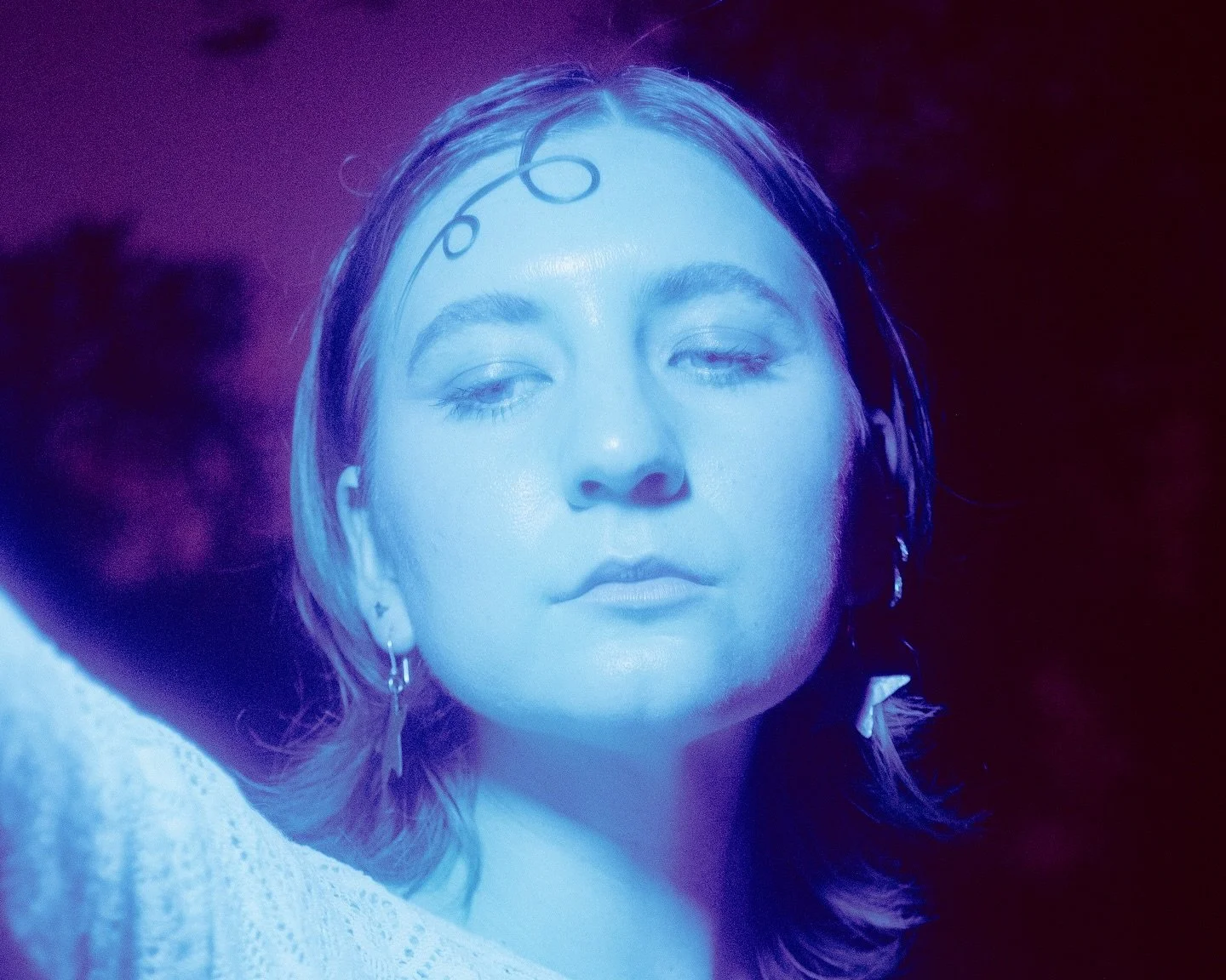 More of June killing it in the park. Had fun with some different colors. Go check out her series of park photoshoots if you want to see some really beautiful and creative work! (2/3)

@junehucko @totallyjune