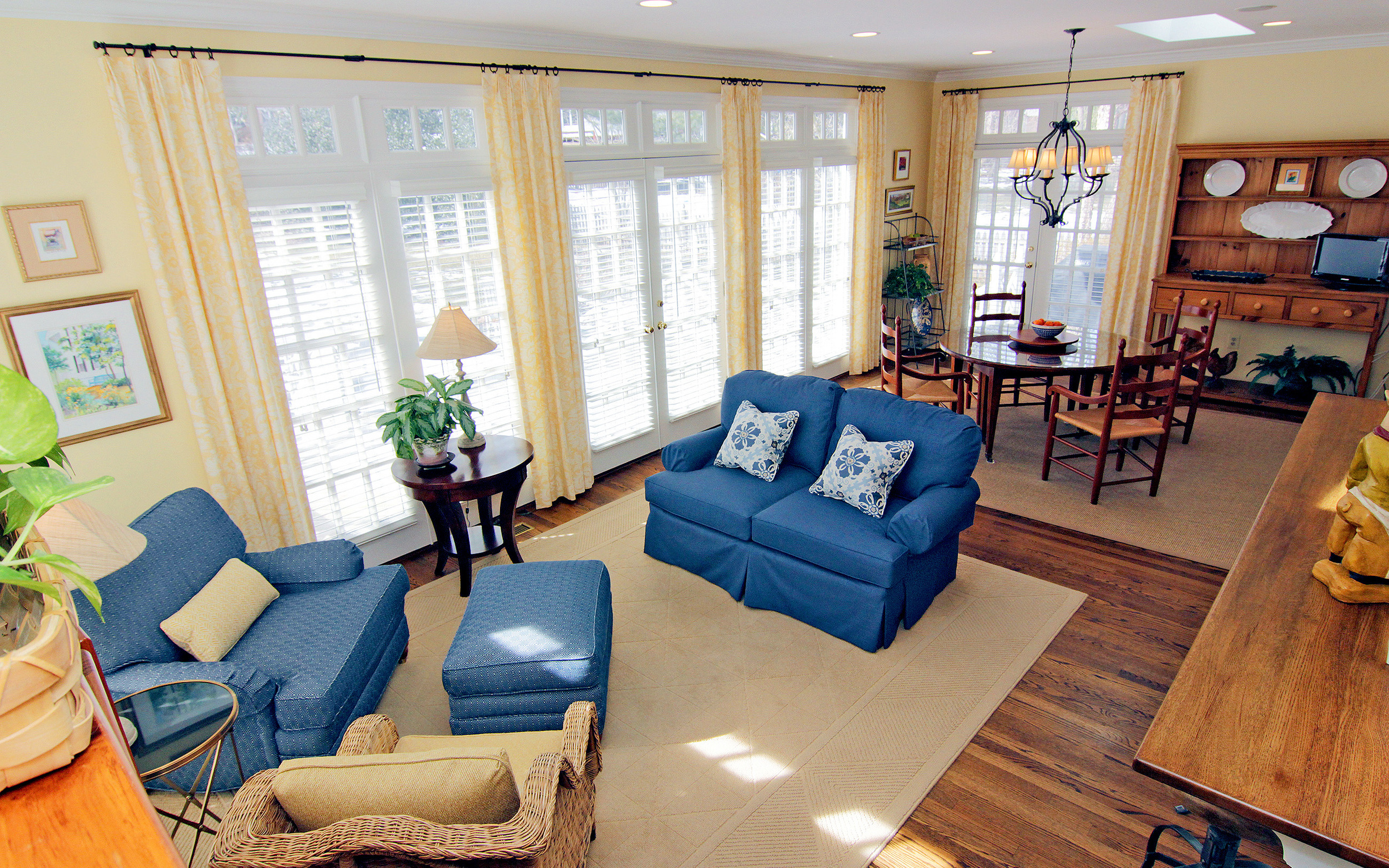 Breakfest Nook looking to Kitchen & Sun Room 3.jpg