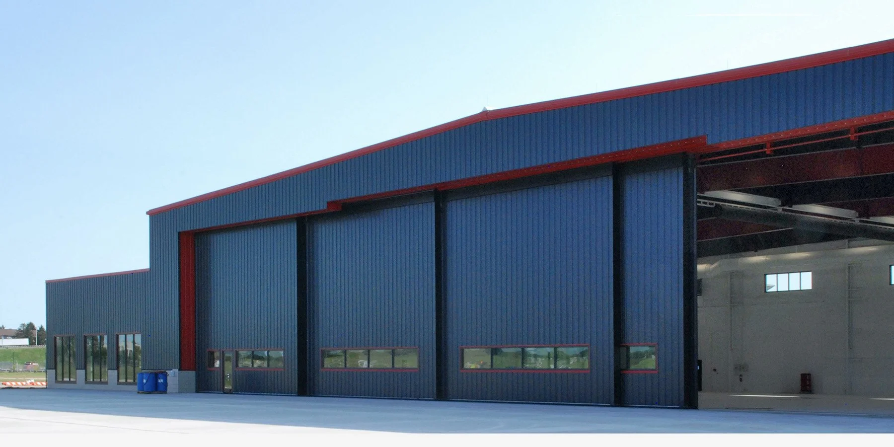 Rite Hite - steel building hangar by Wisconsin contractor, Redhawk Metal Buildings
