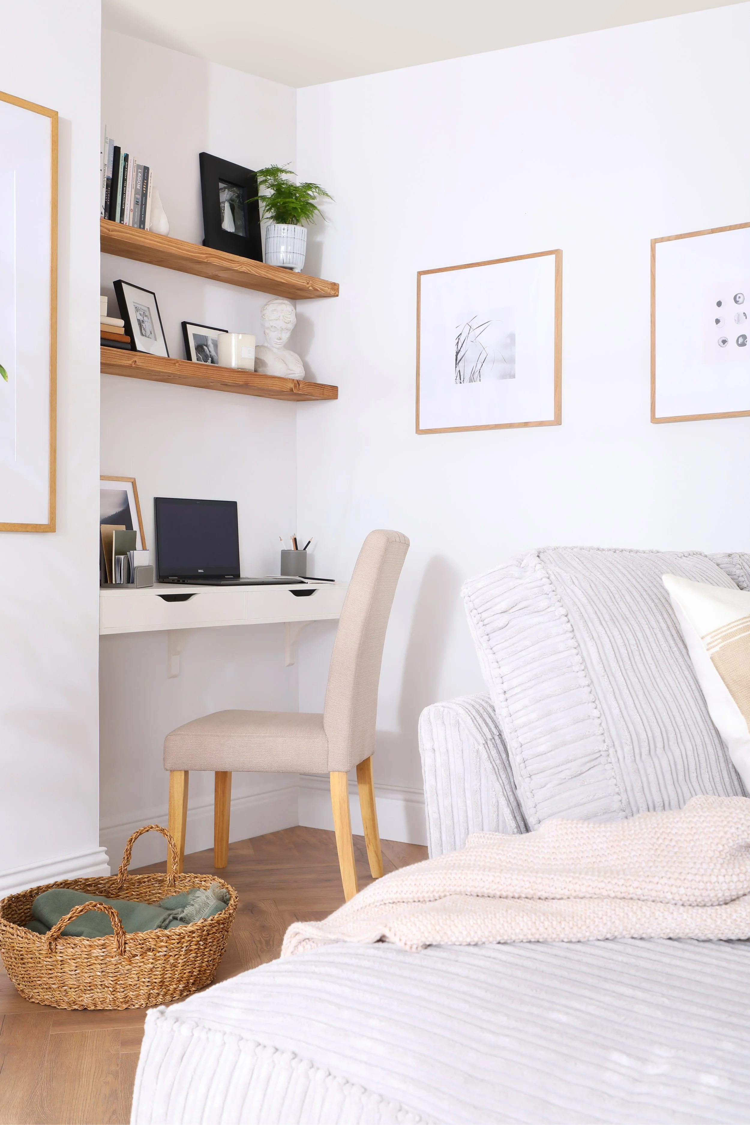 5 Stylish Desk and Decor Ideas for a Compact Work From Home Office ...