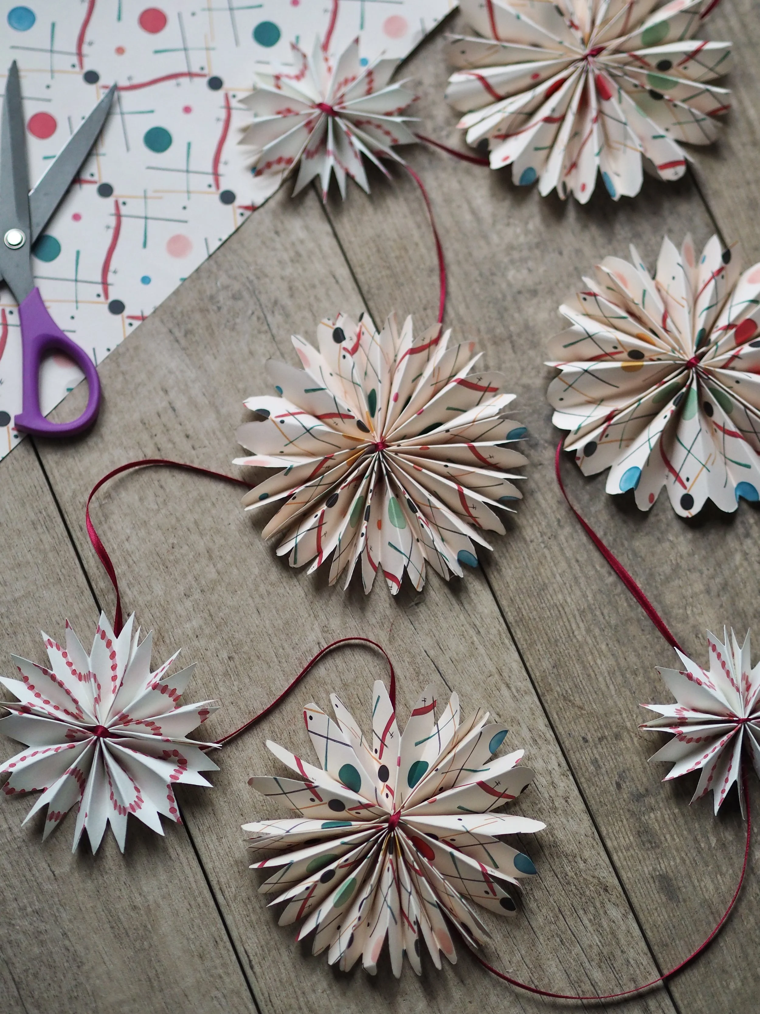 PAPER STAR GARLAND