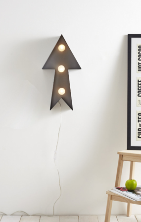 Arrow Metal Table Lamp