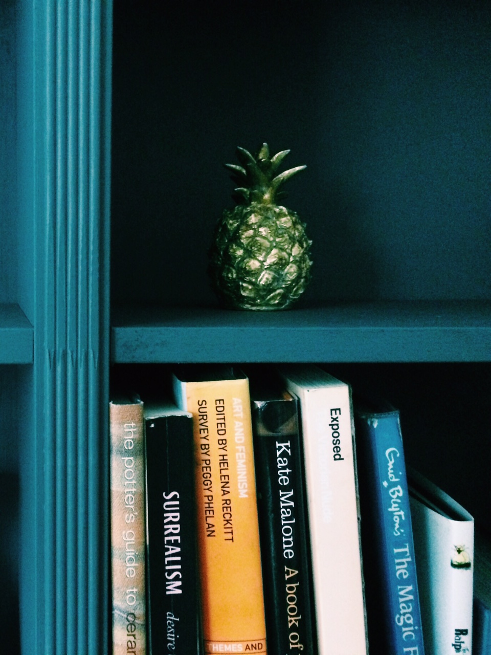 Rob used decorative pine mouldings that you can buy cheaply in any DIY store to disguise the joins of the bookcases, so it looks like one bespoke piece.