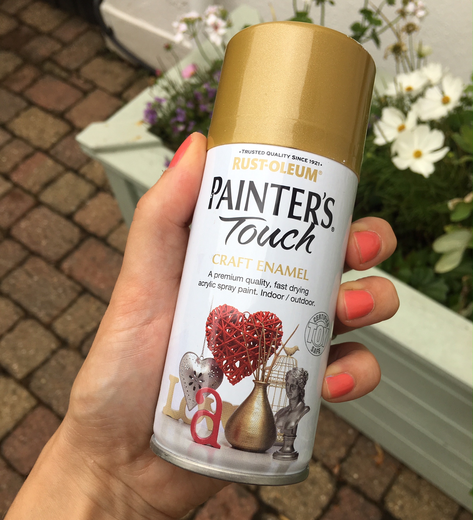 I used this spray paint by Rust-Oleum in a gold finish