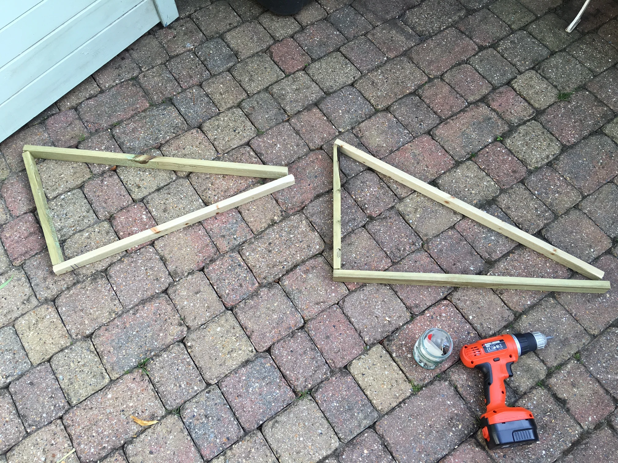 Make sure that each support is exactly the same size by measuring correctly before sawing the three pieces. It's a good idea to write on the wood exactly what each part is so it's less confusing when you come to join them.