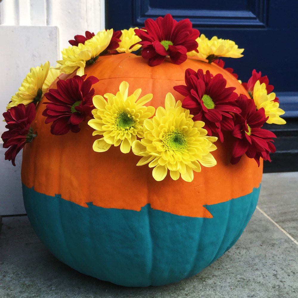 Create Stylish Halloween Decor With Painted & Pimped Up Pumpkins ...