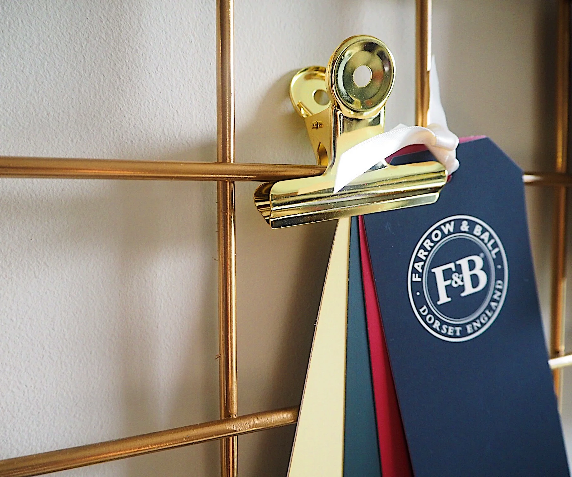 How To DIY A Gold Mesh Metal Wire Notice Board — MELANIE LISSACK INTERIORS