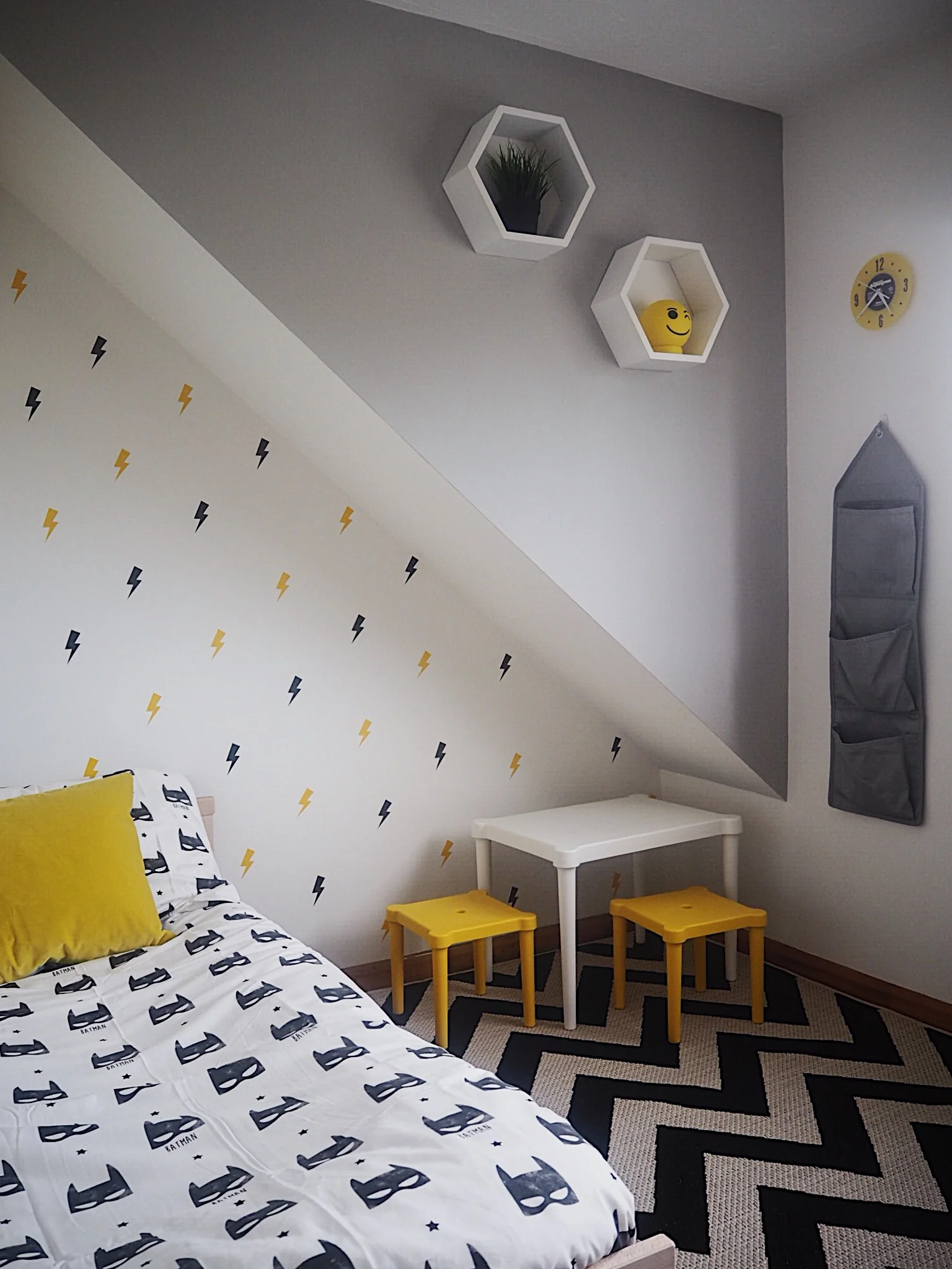cool boys bedroom.JPG