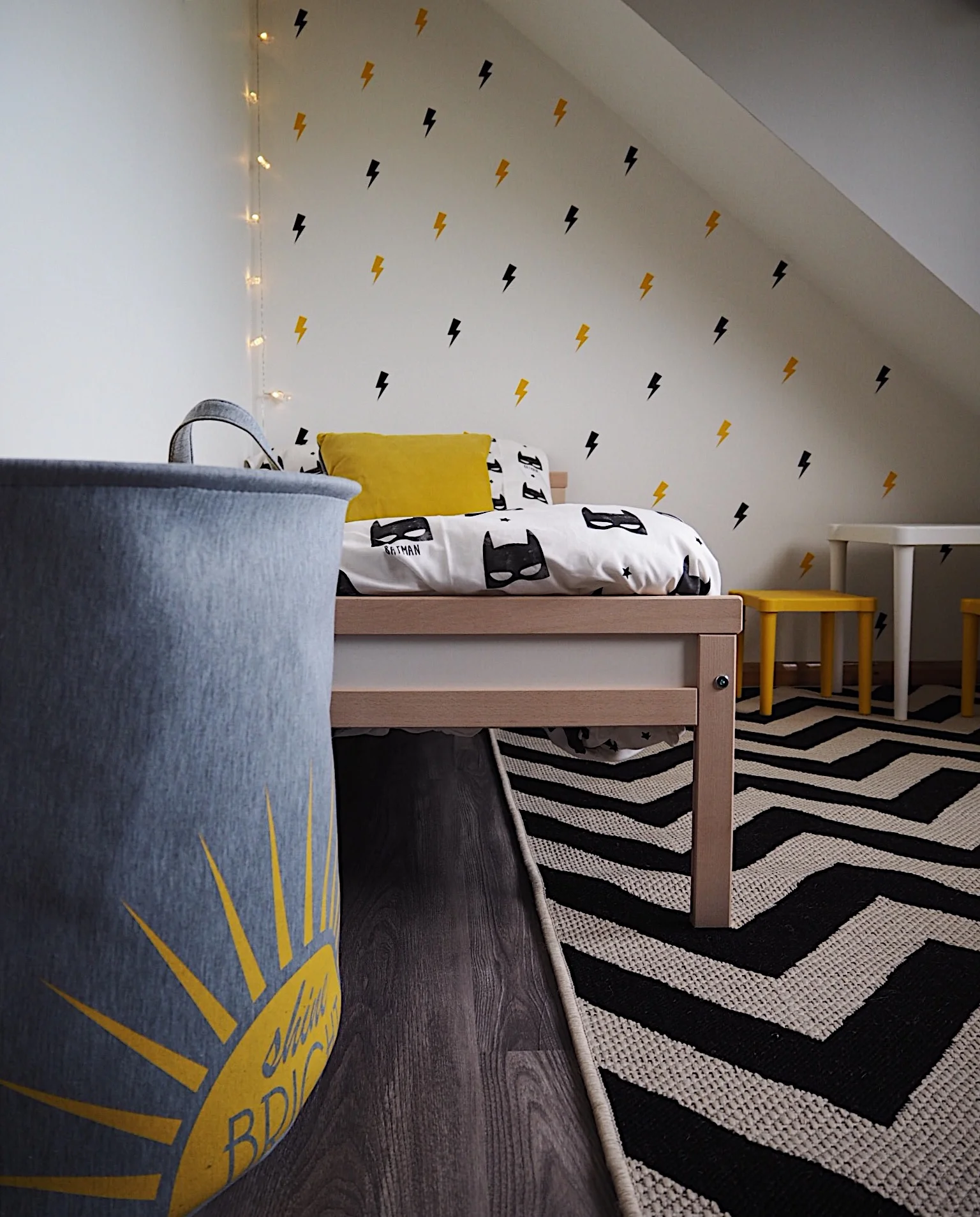 cool boys bedroom.JPG