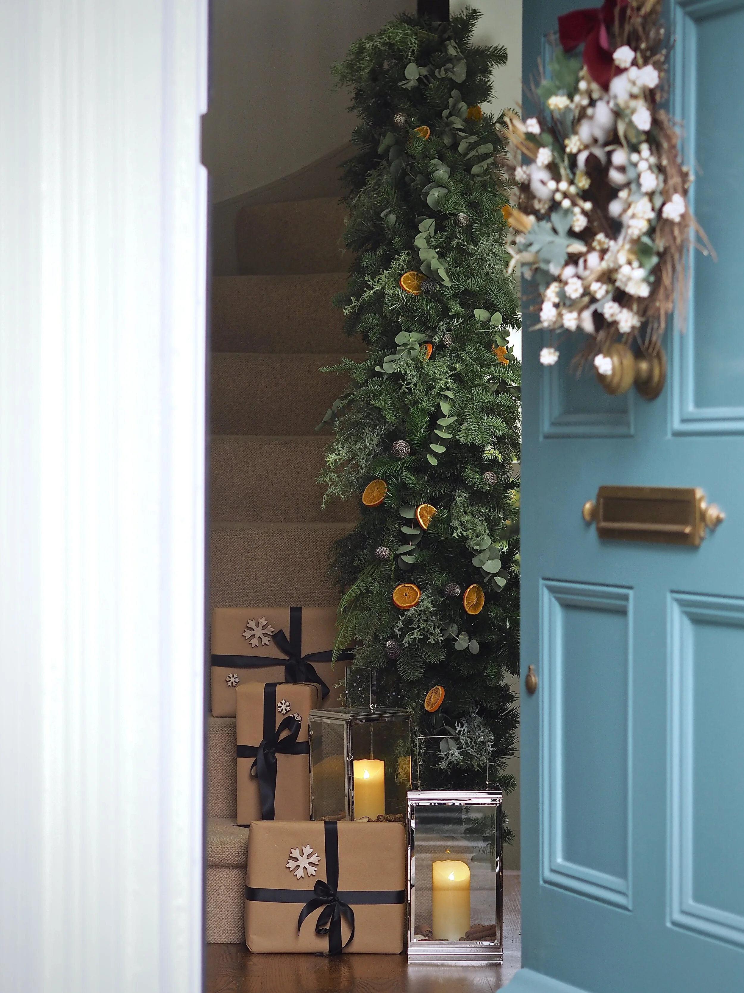 How to make a christmas staircase garland