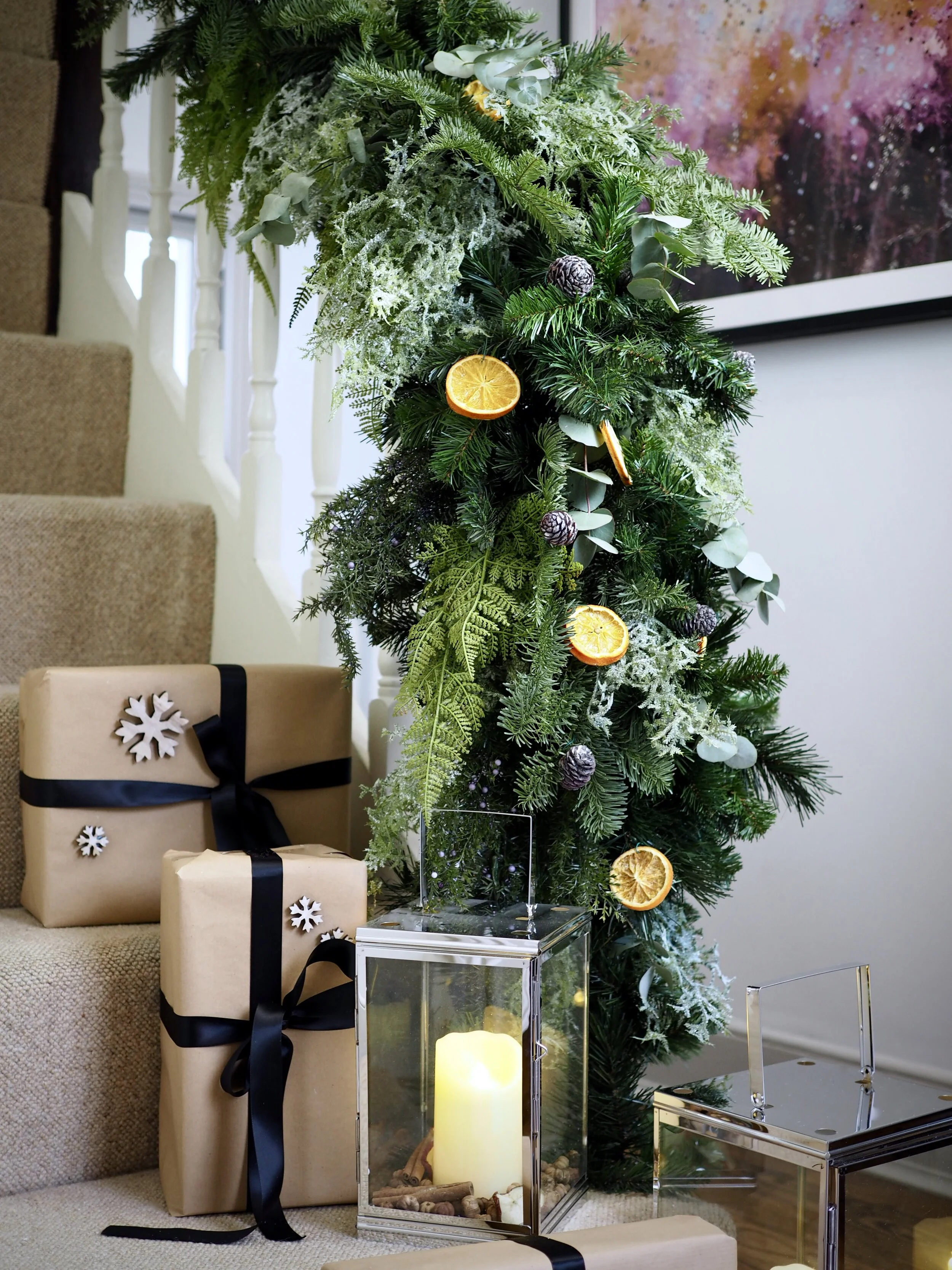 How To Make A Christmas Staircase Garland — MELANIE LISSACK INTERIORS