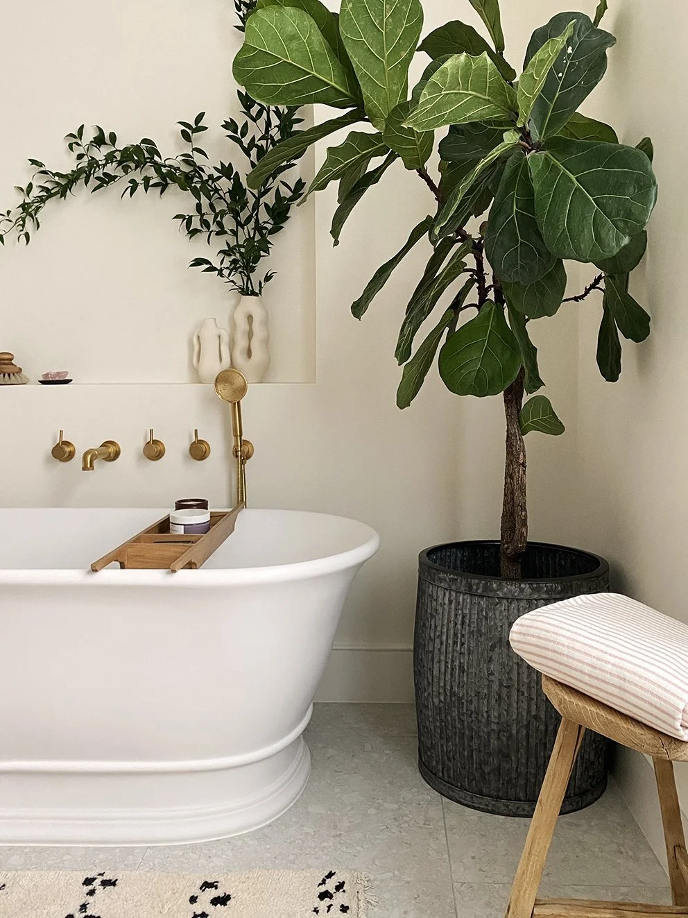 10 of the best white paint colours for your walls and ceilings ...