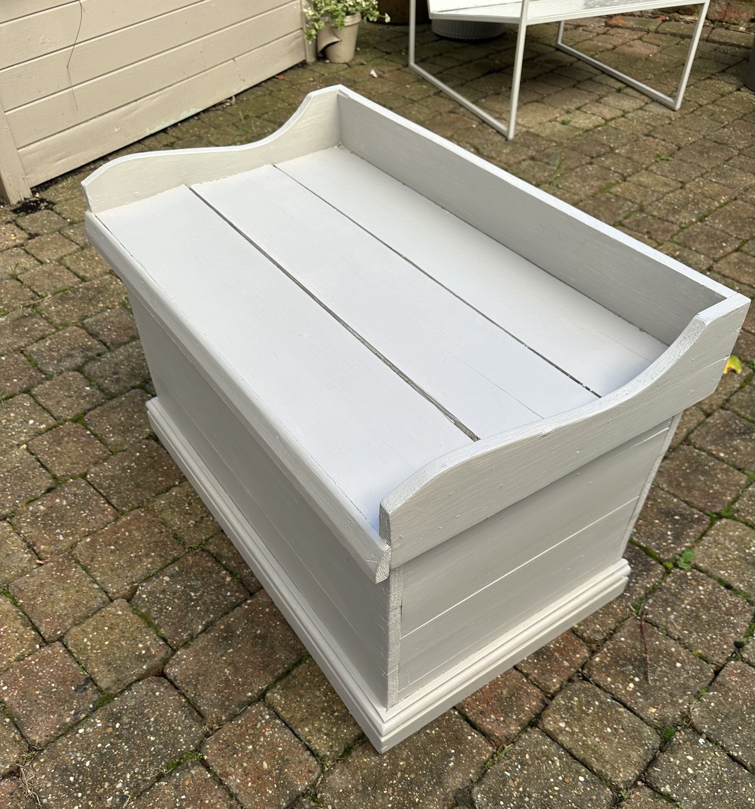 Storage seat upcycle