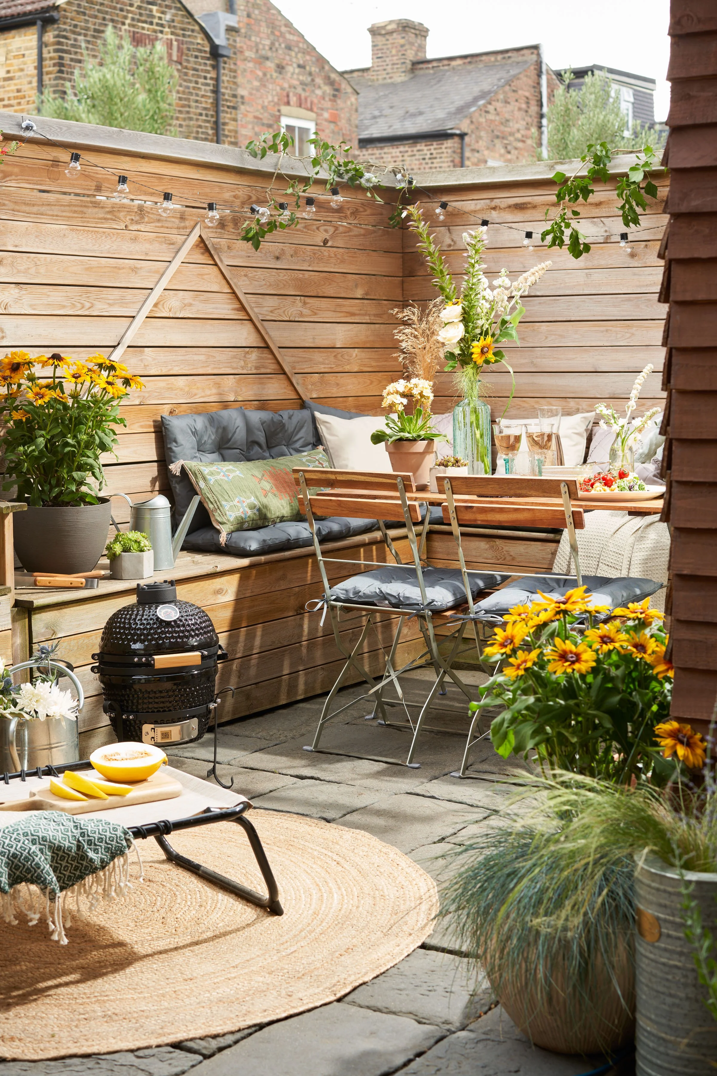 Picture of 12 Urban Garden Ideas to Bring Your Outdoor Space to Life. — MELANIE ...