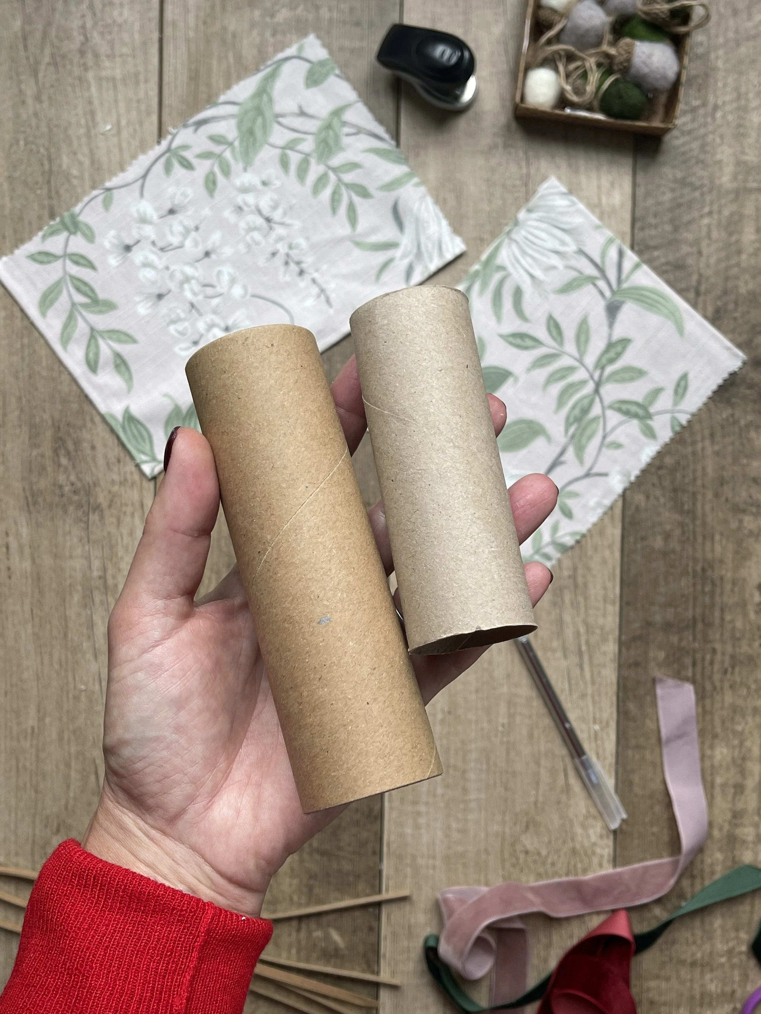 Easy To Make No-Sew Reusable Fabric Christmas Crackers — MELANIE LISSACK  INTERIORS