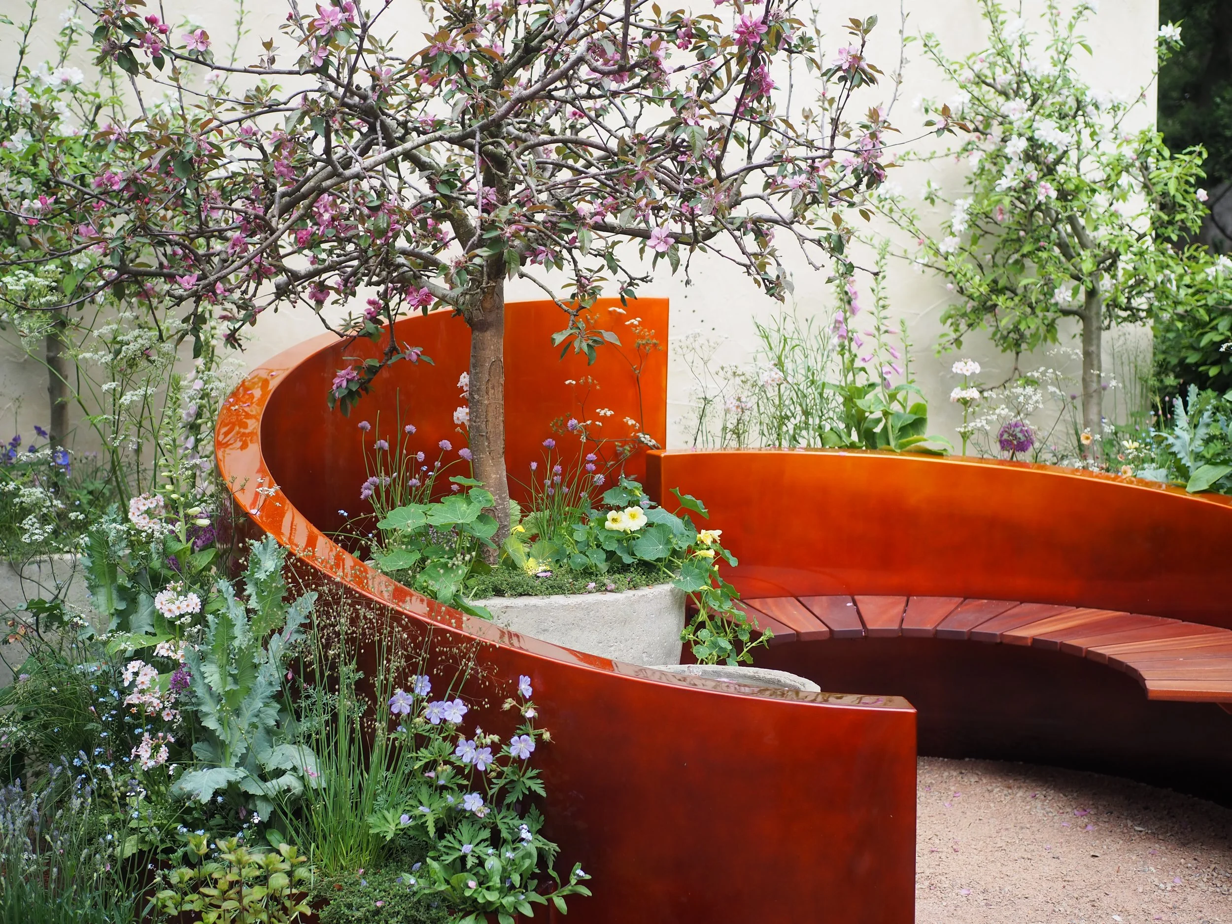 curved garden seating