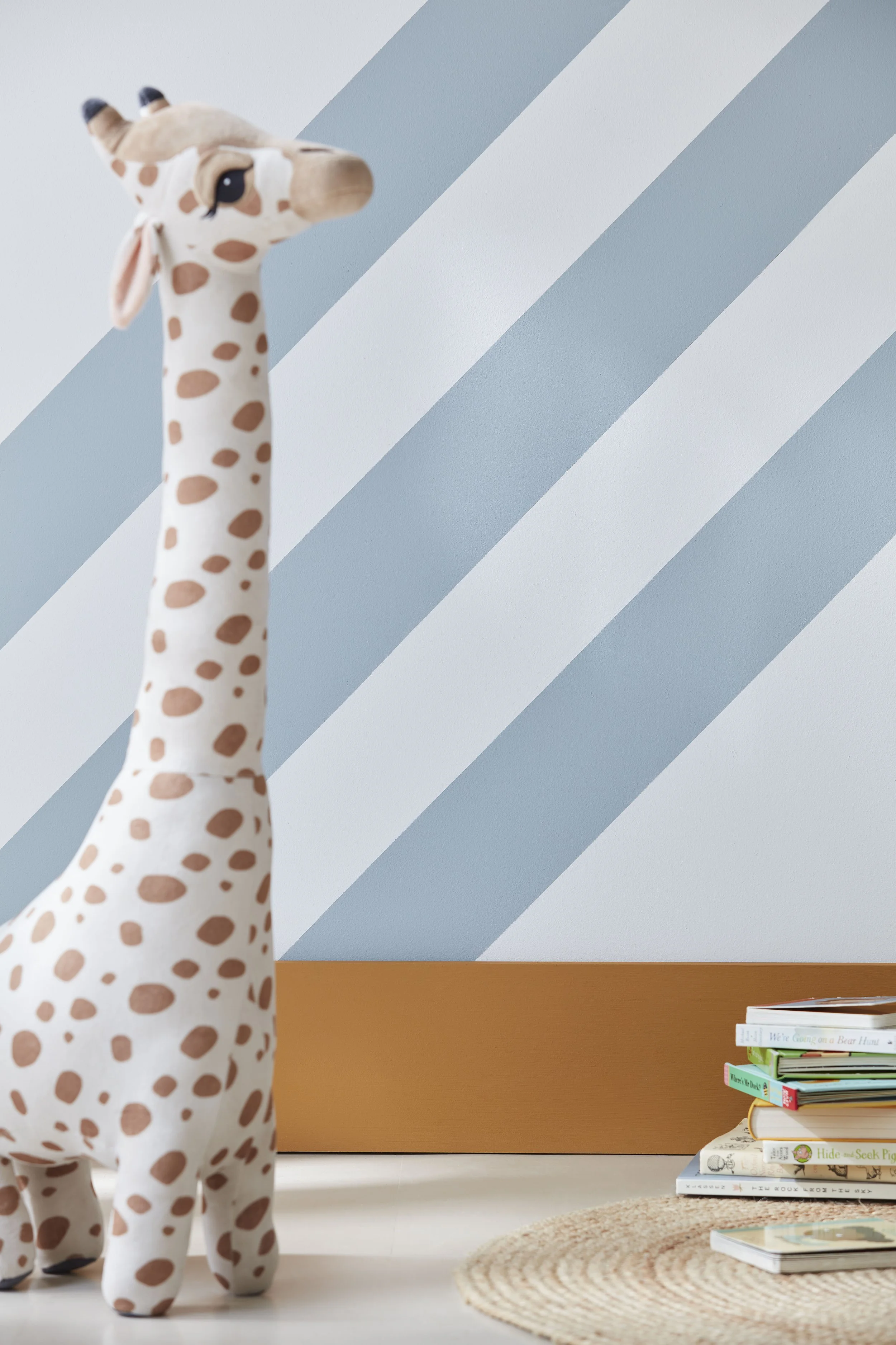 orange painted skirting