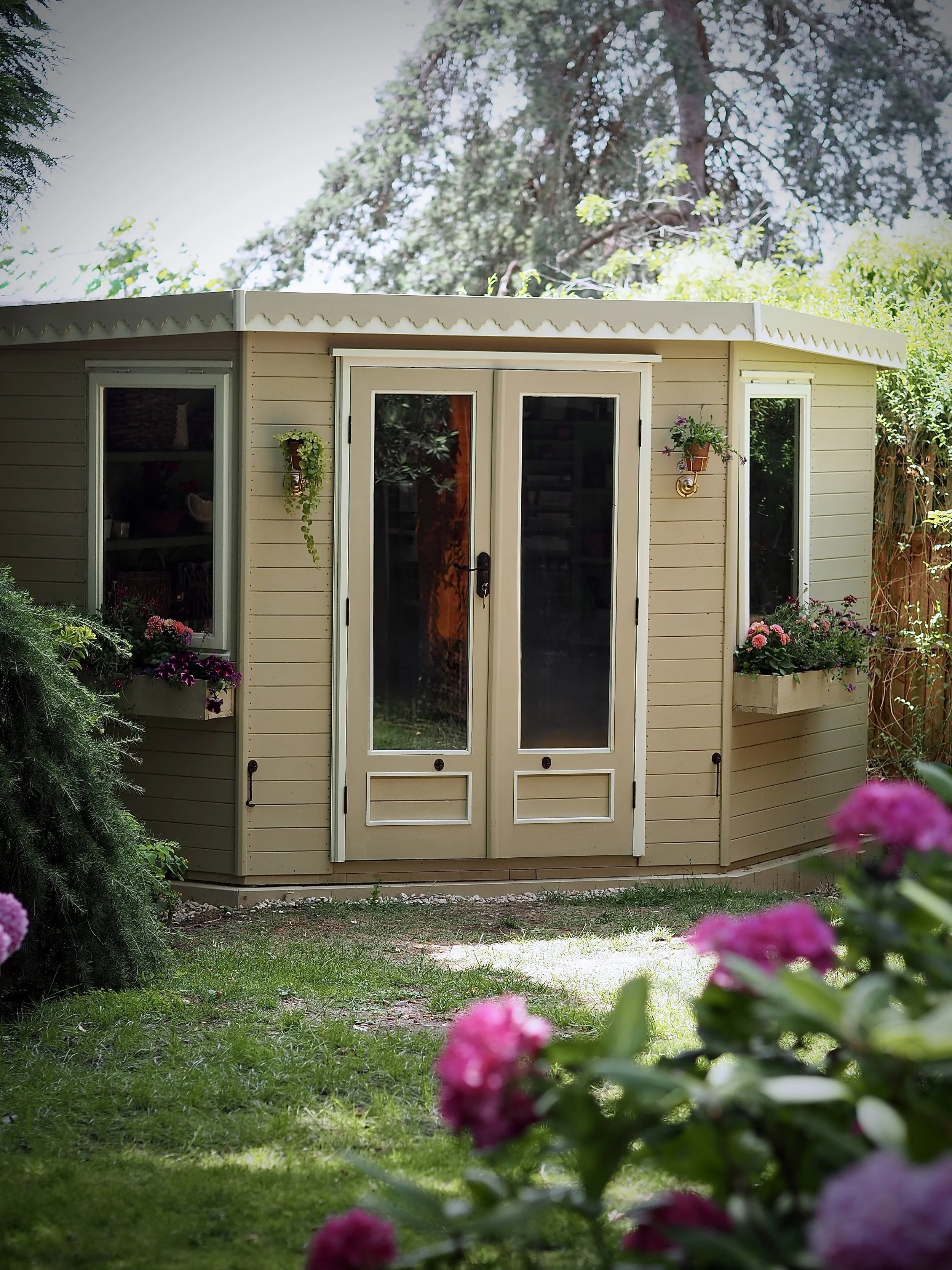outbuilding paint colours