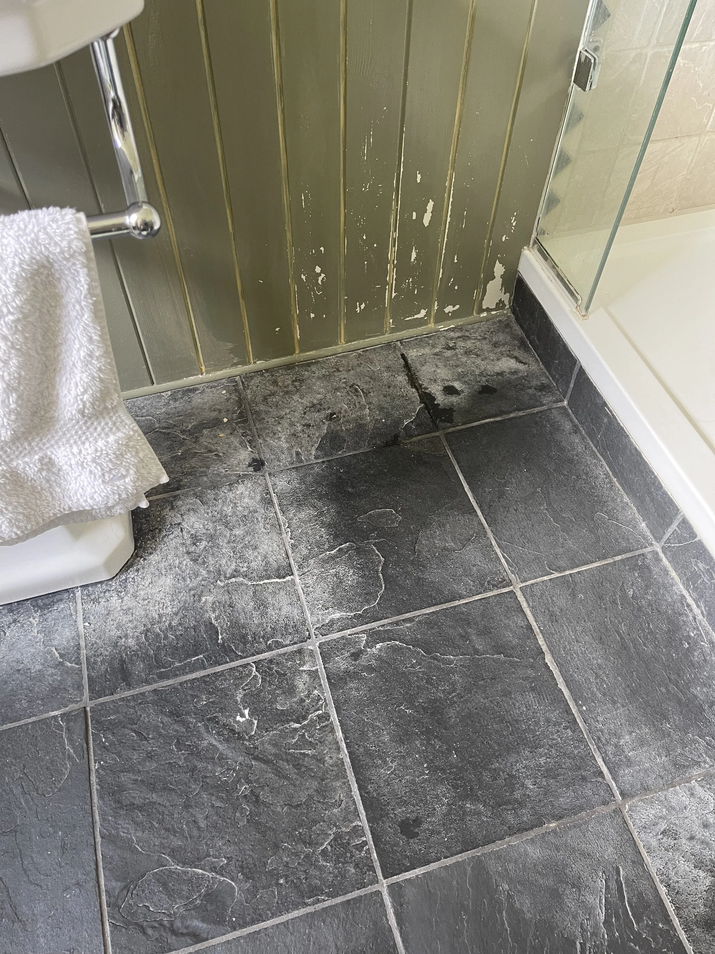 How To Choose The Right Floor Tiles For A Busy Family Bathroom