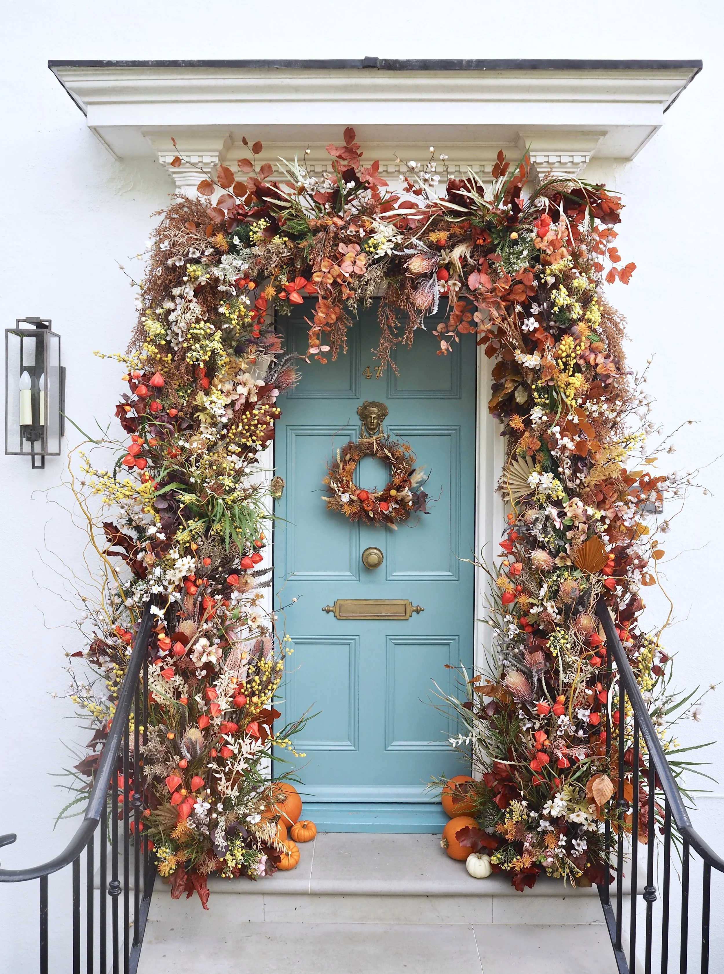 DIY Autumn Arch Door Decor Idea
