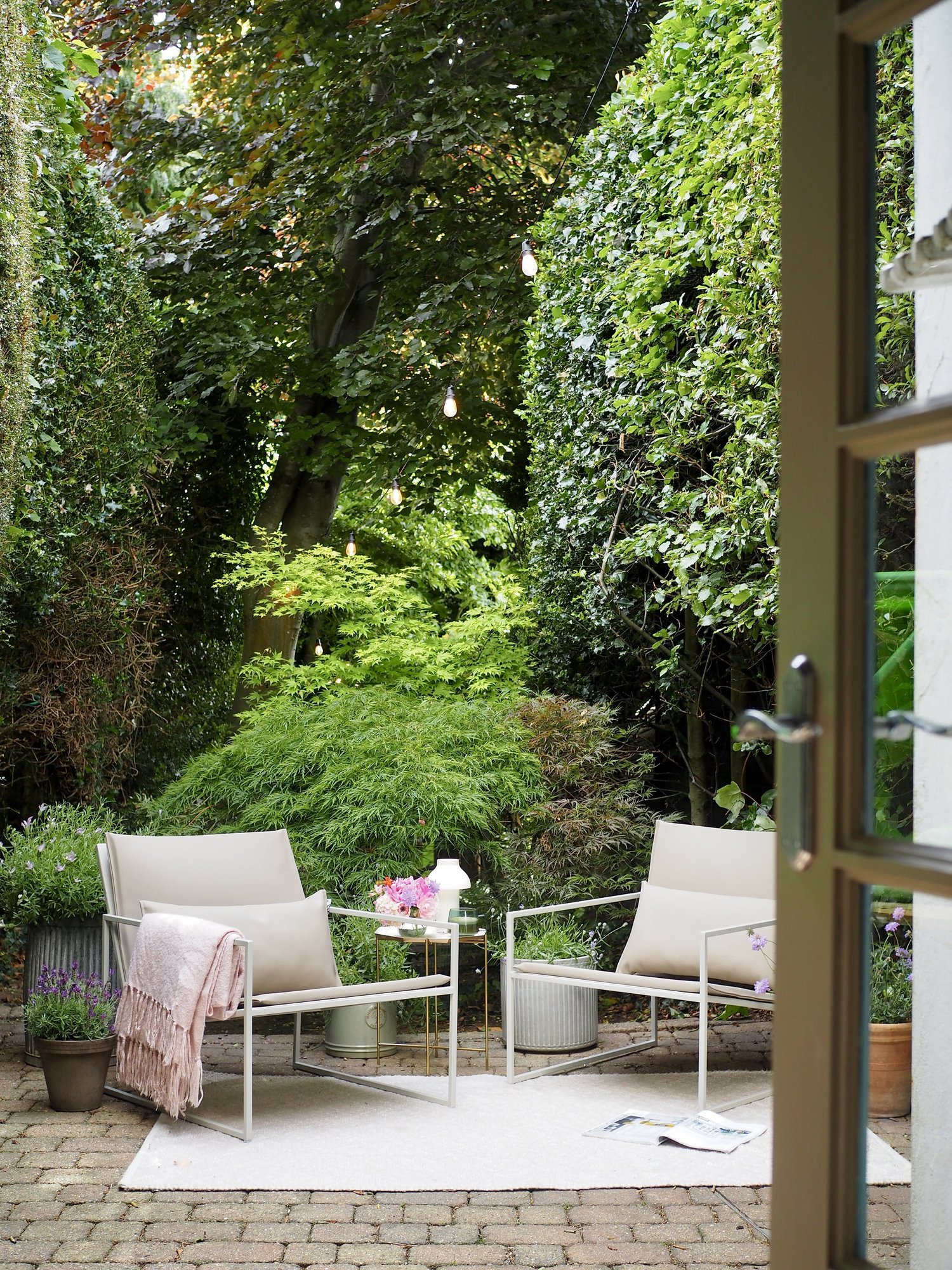 Creative Ways To Elevate Your Outdoor Space — MELANIE LISSACK INTERIORS