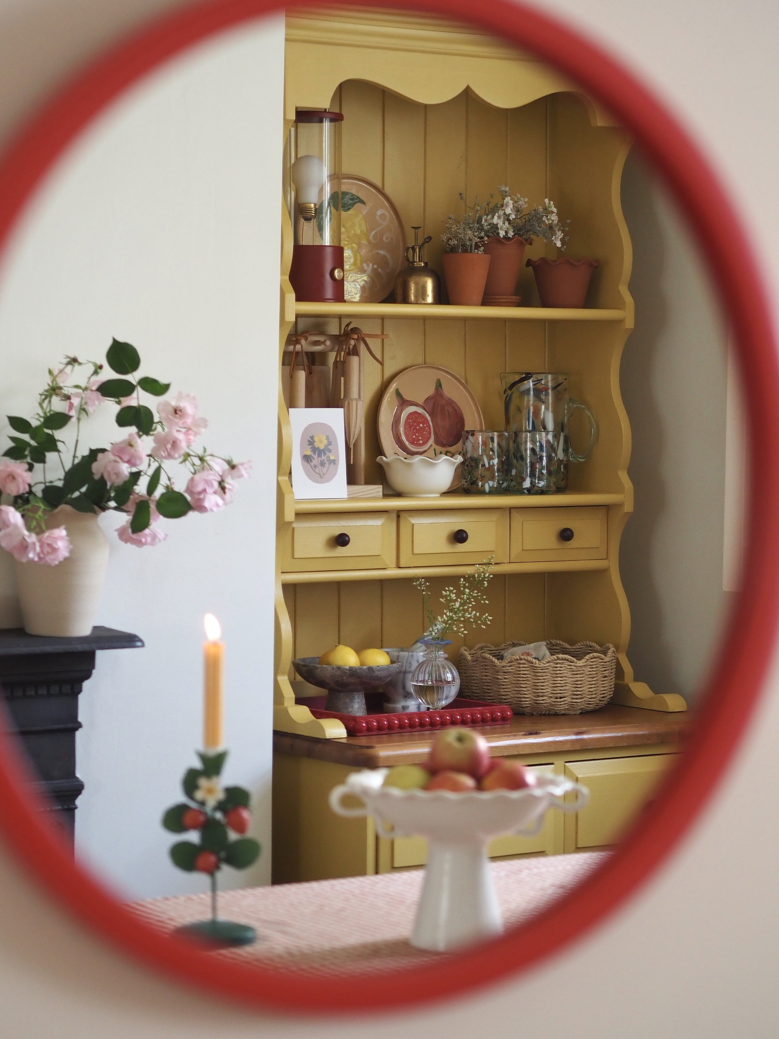 yellow welsh dresser