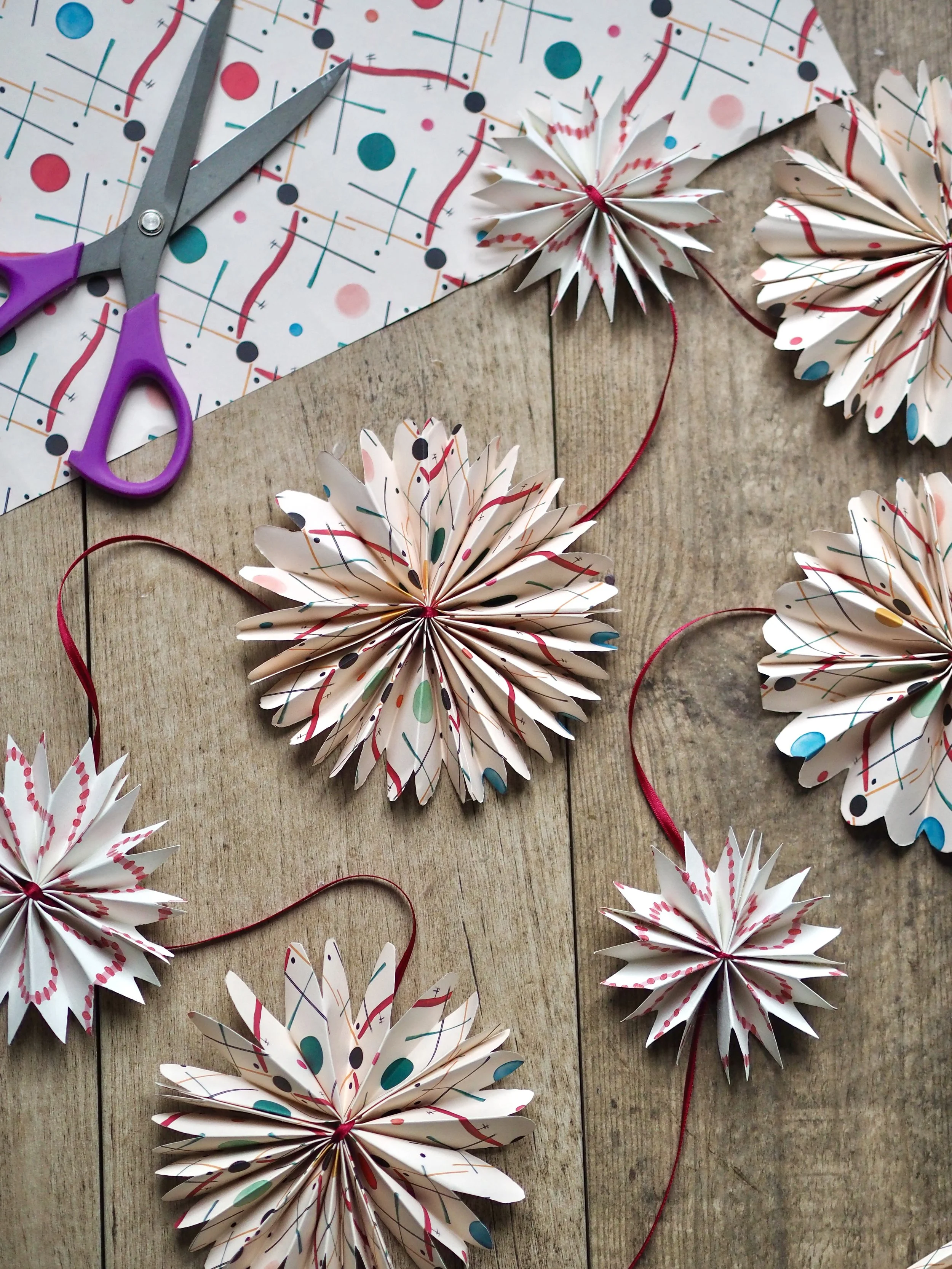 how to make paper decorations