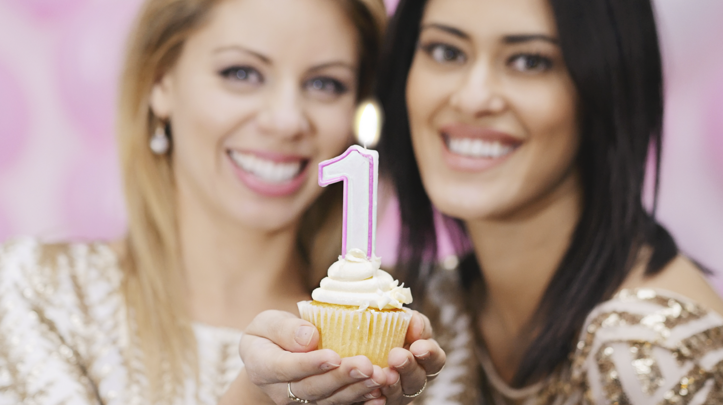 On célèbre notre premier anniversaire chez Avril Magazine!