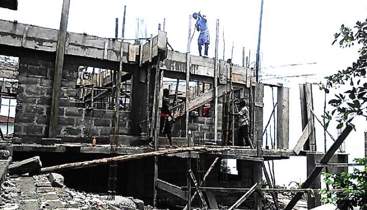 Sep 2015 - Walkway to toilet block around classroom two.