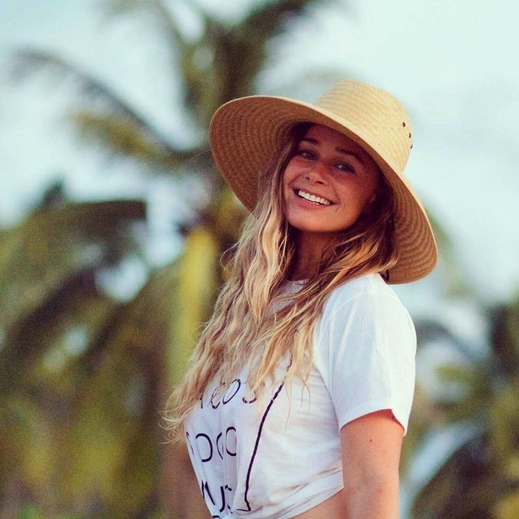 AUDRA ROSE STANLEY Yogini with over +800 hours under her belt, dog mom and science enthusiast. Smart, edgy and funny. You'll find Audra in Sayulita, Mexico, but orginially this gem was born in South Carolina.