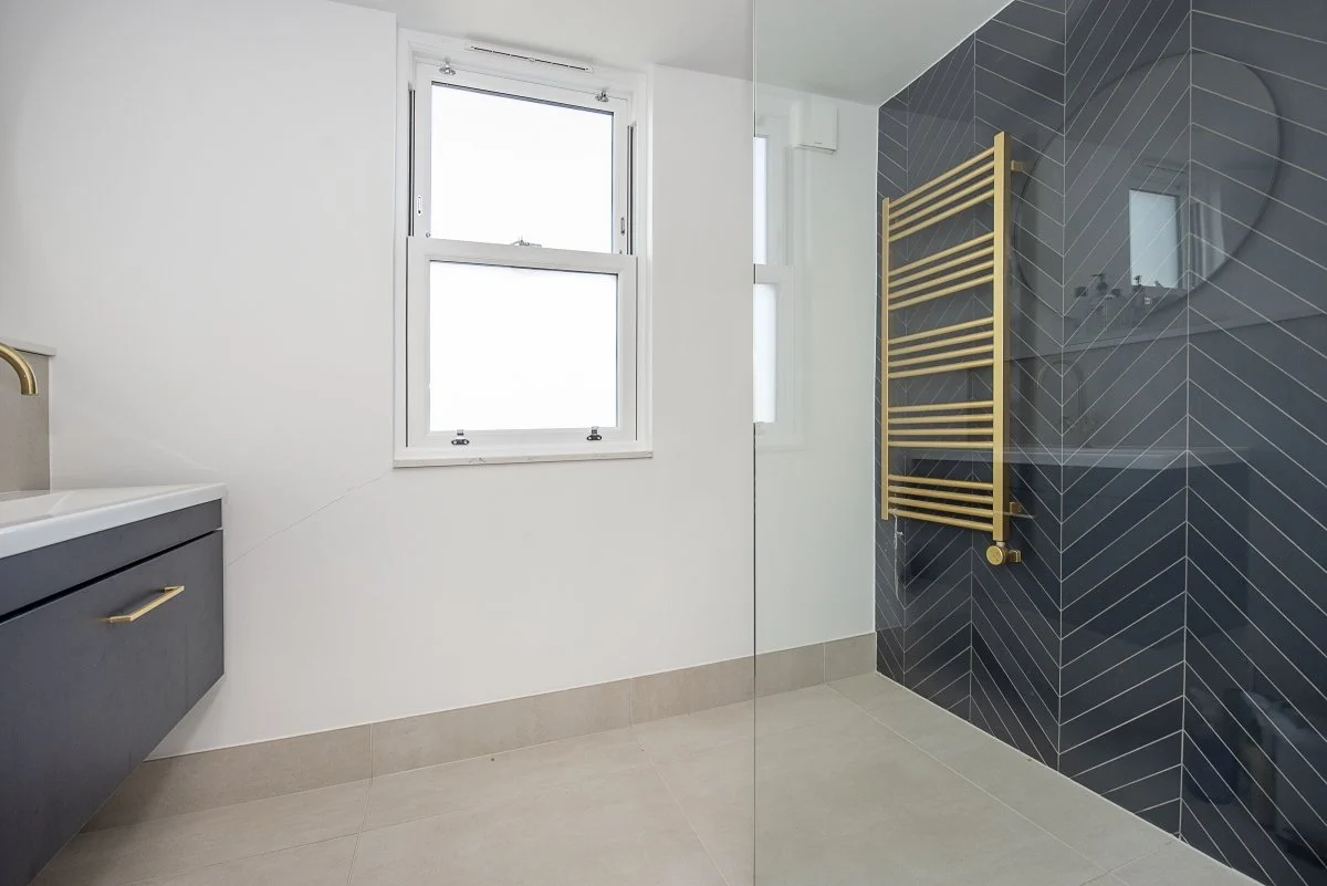 Wimbledon bathroom 2.jpg