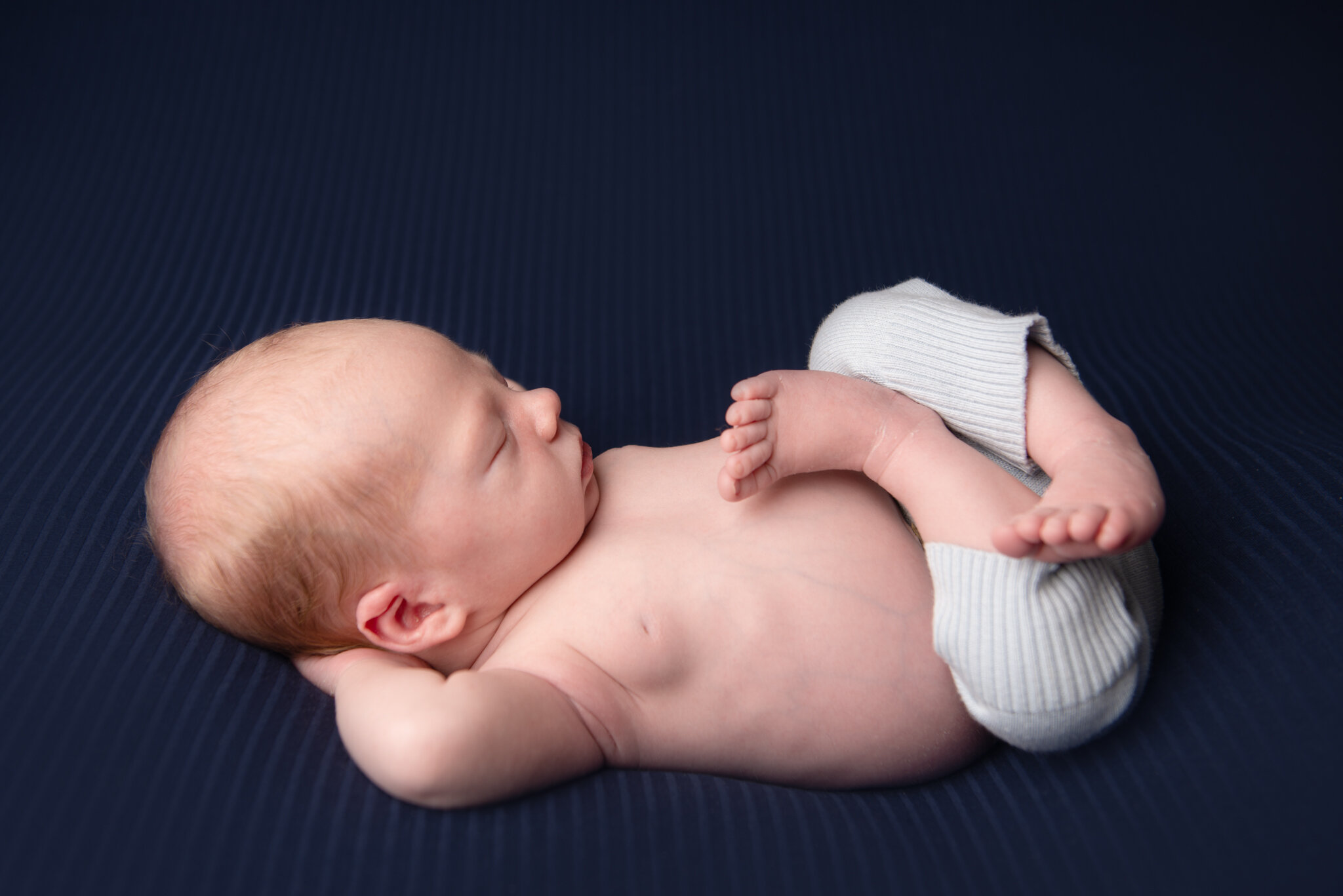 newborn photographer-8.jpg