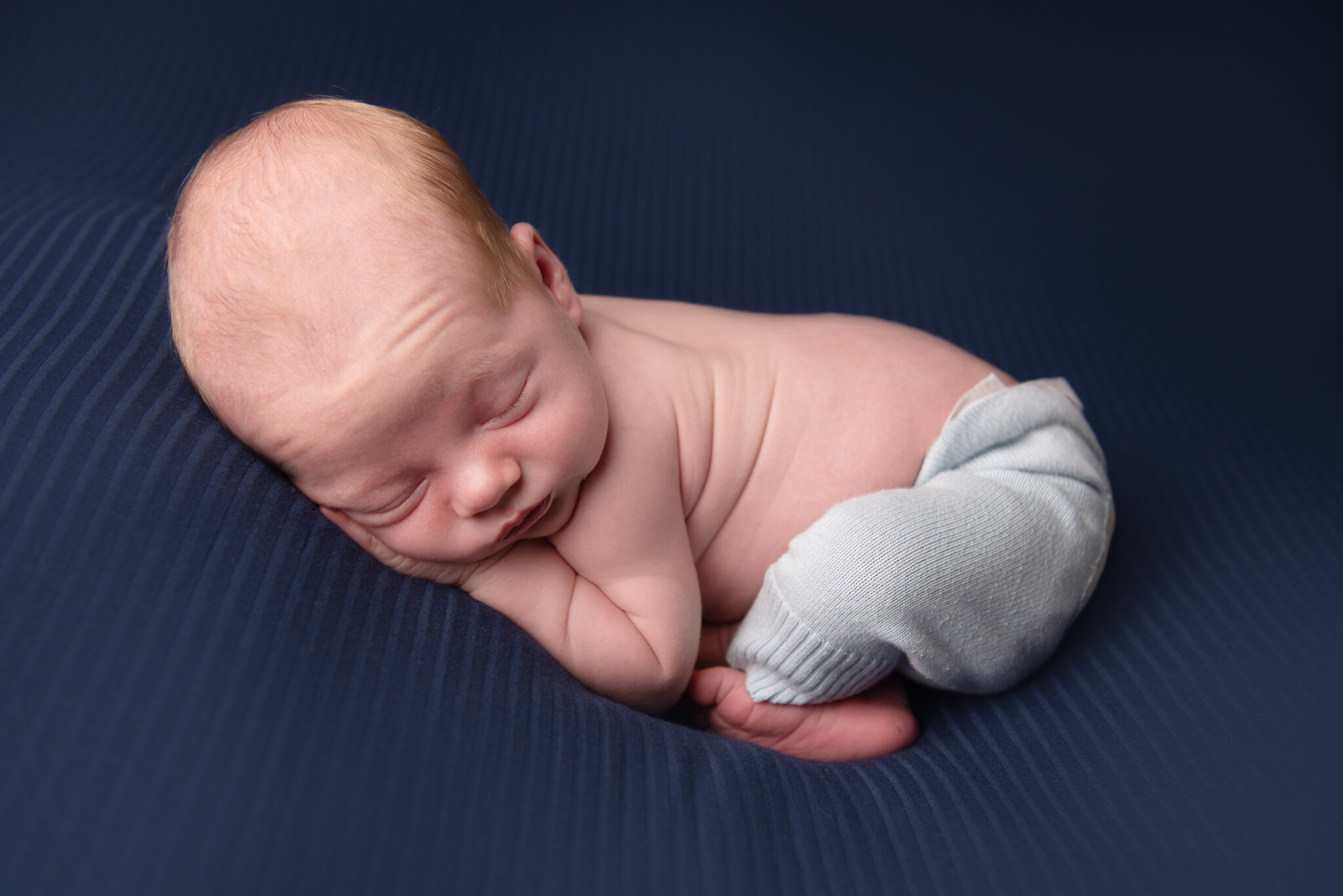 newborn photographer-10.jpg